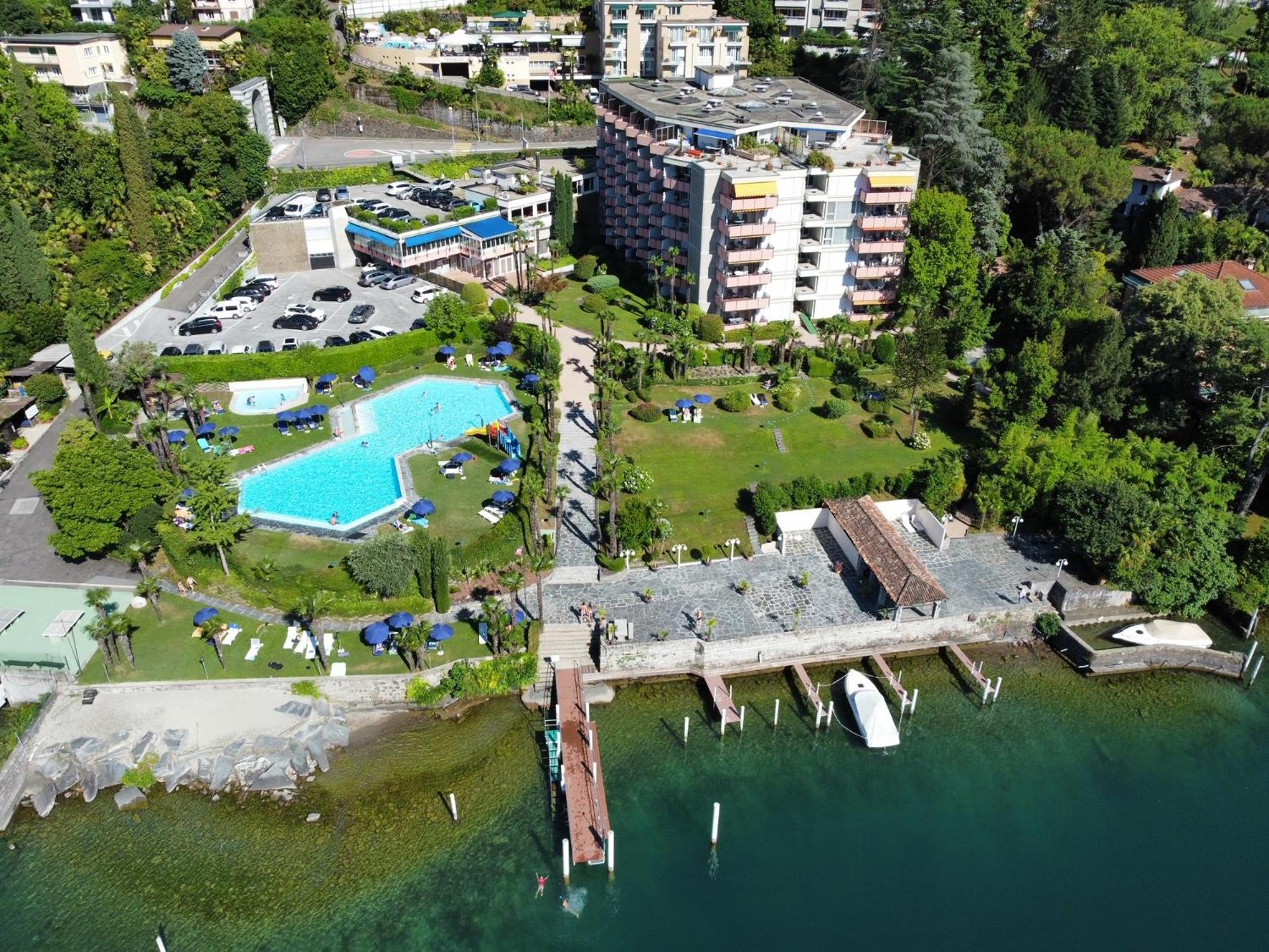 Apartment with Lake View - Photo 34