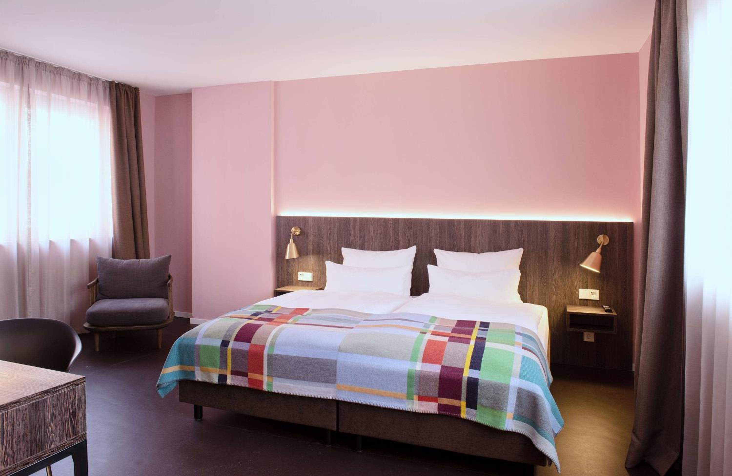 Comfort View Room with Kingsize Bed - Photo 7