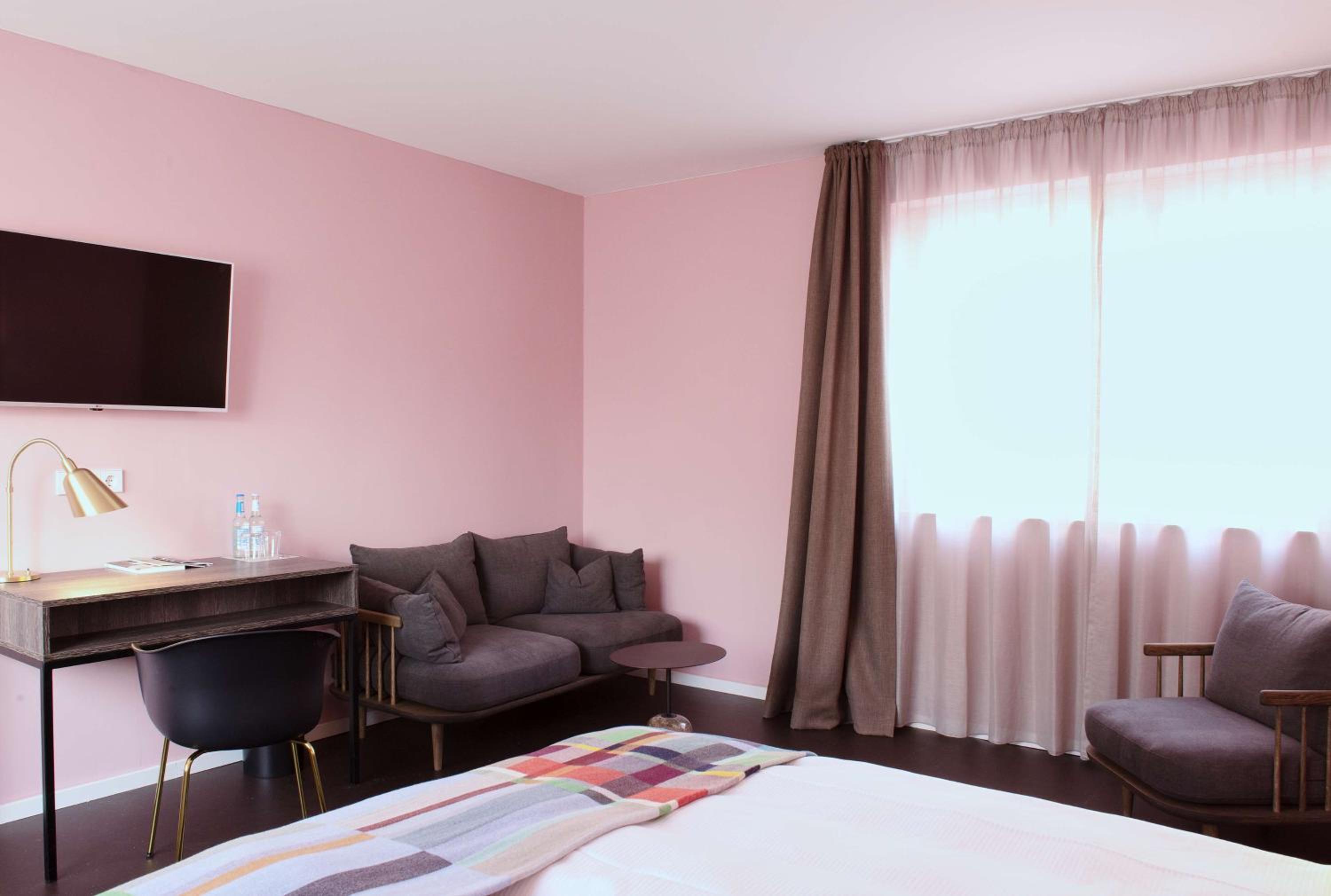Comfort View Room with Kingsize Bed - Photo 2