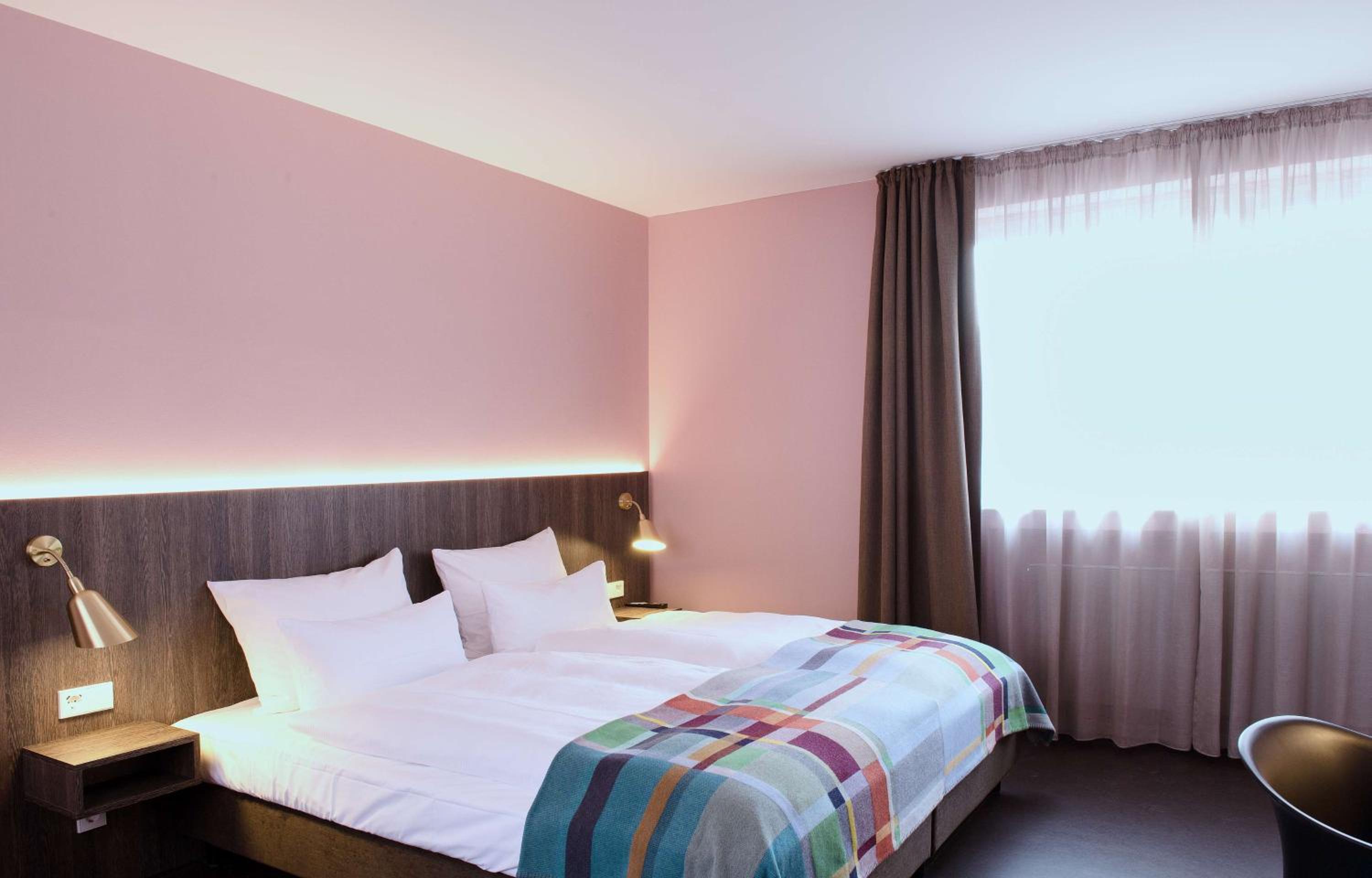 Comfort View Room with Kingsize Bed - Photo 1
