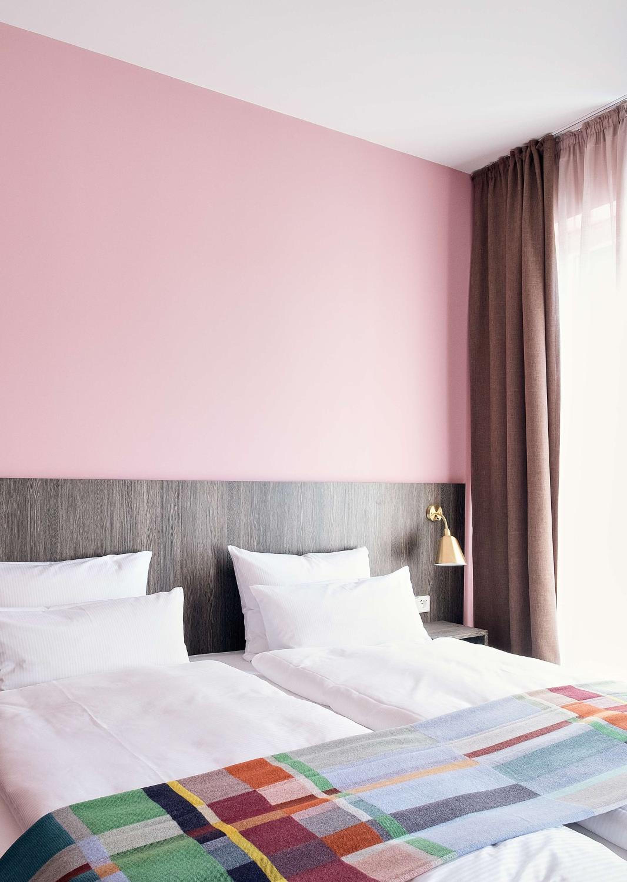 Comfort View Room with Kingsize Bed - Photo 5