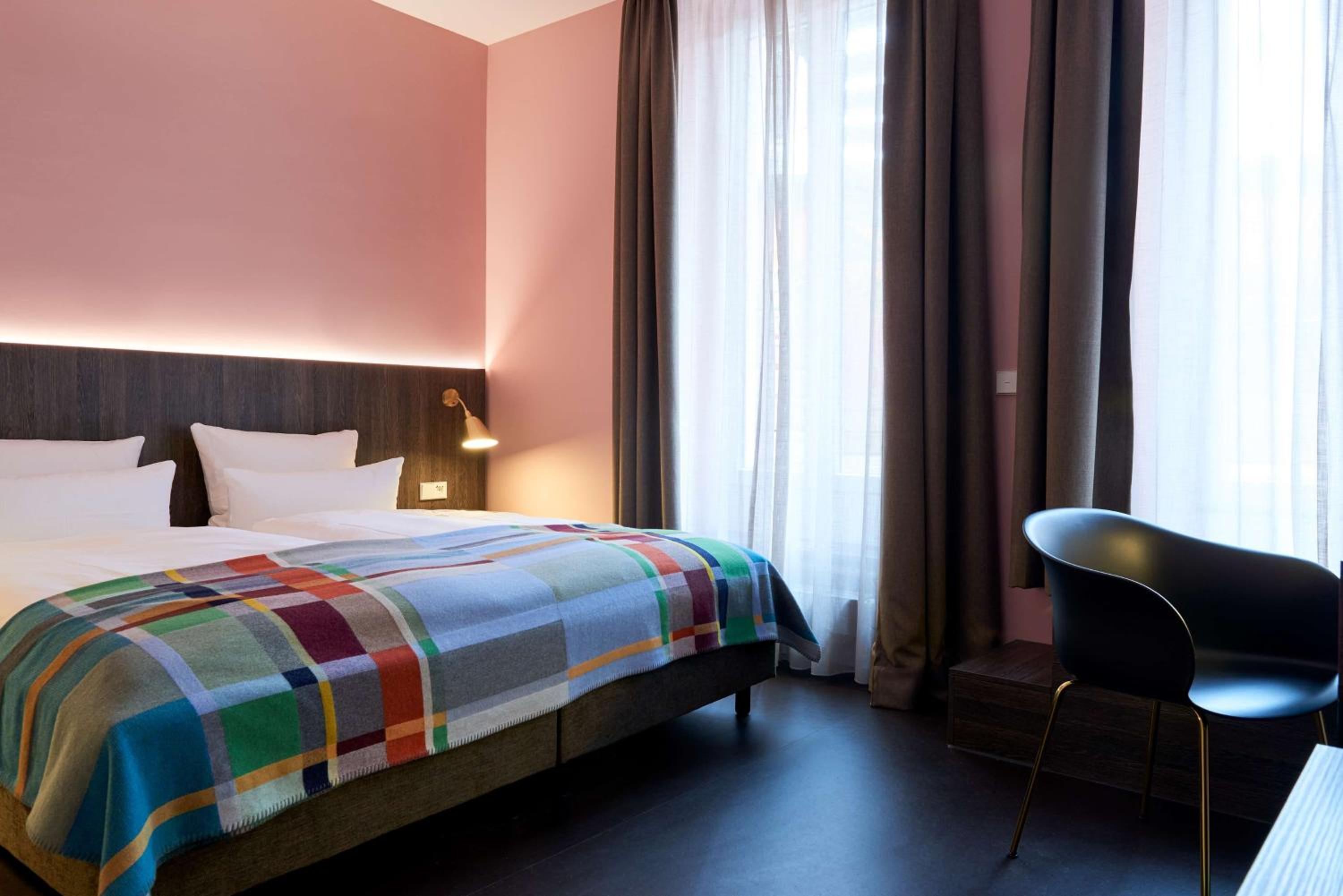 Comfort Plus Room with Kingsize Bed - Photo 2