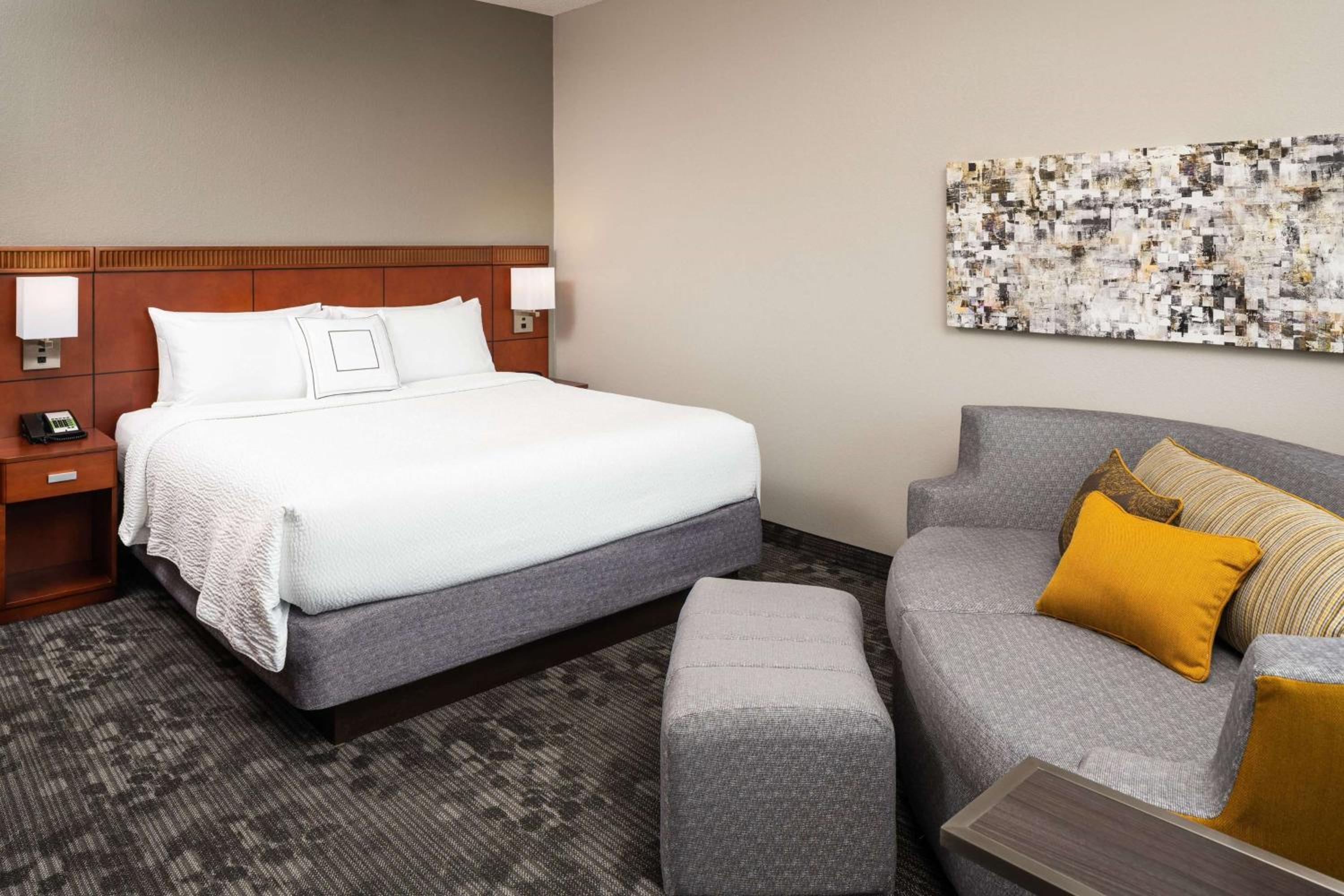 Deluxe King Room - Photo 1