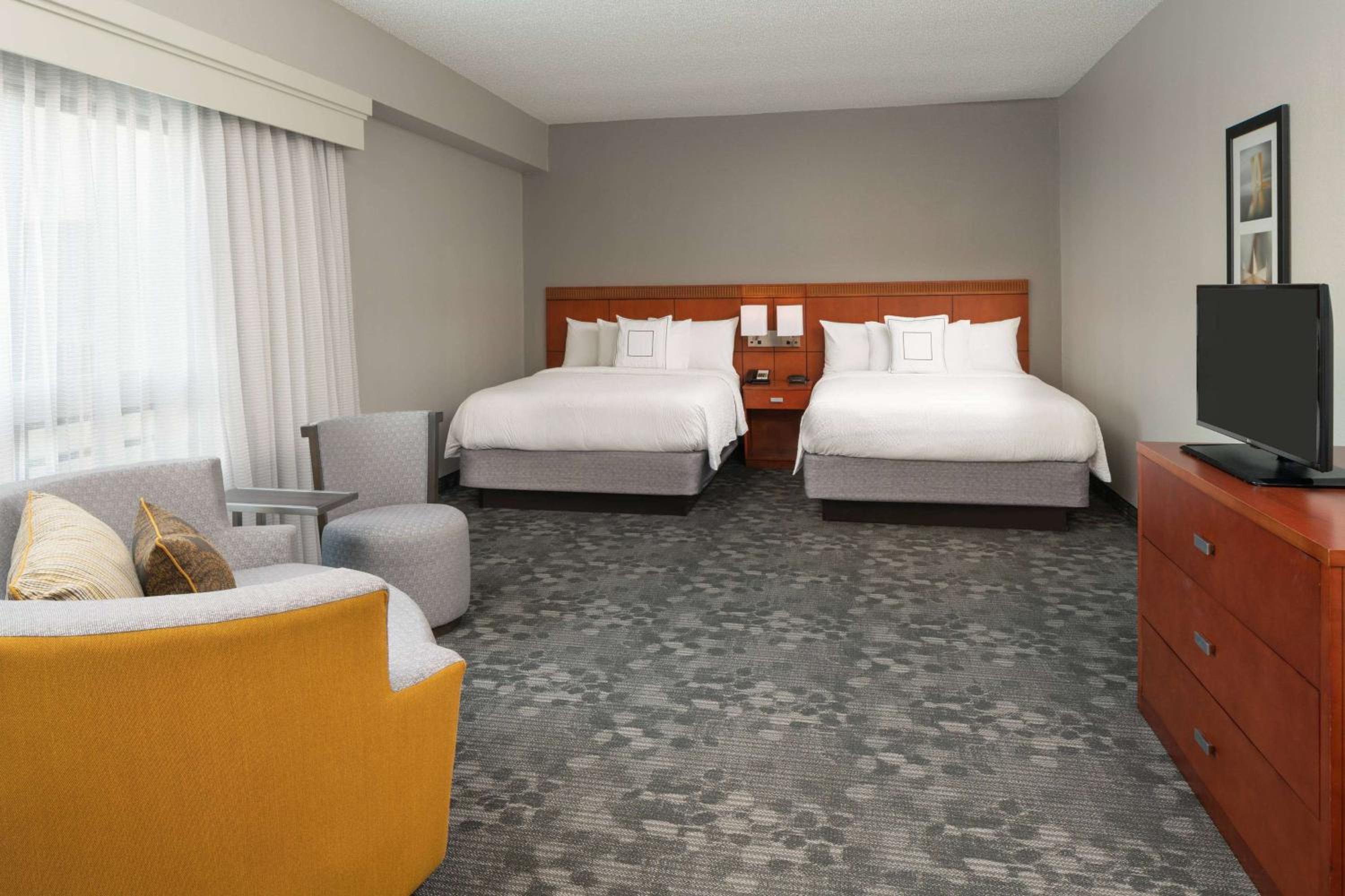 One-Bedroom Suite with Two Queens - Balcony Pool View - Photo 1