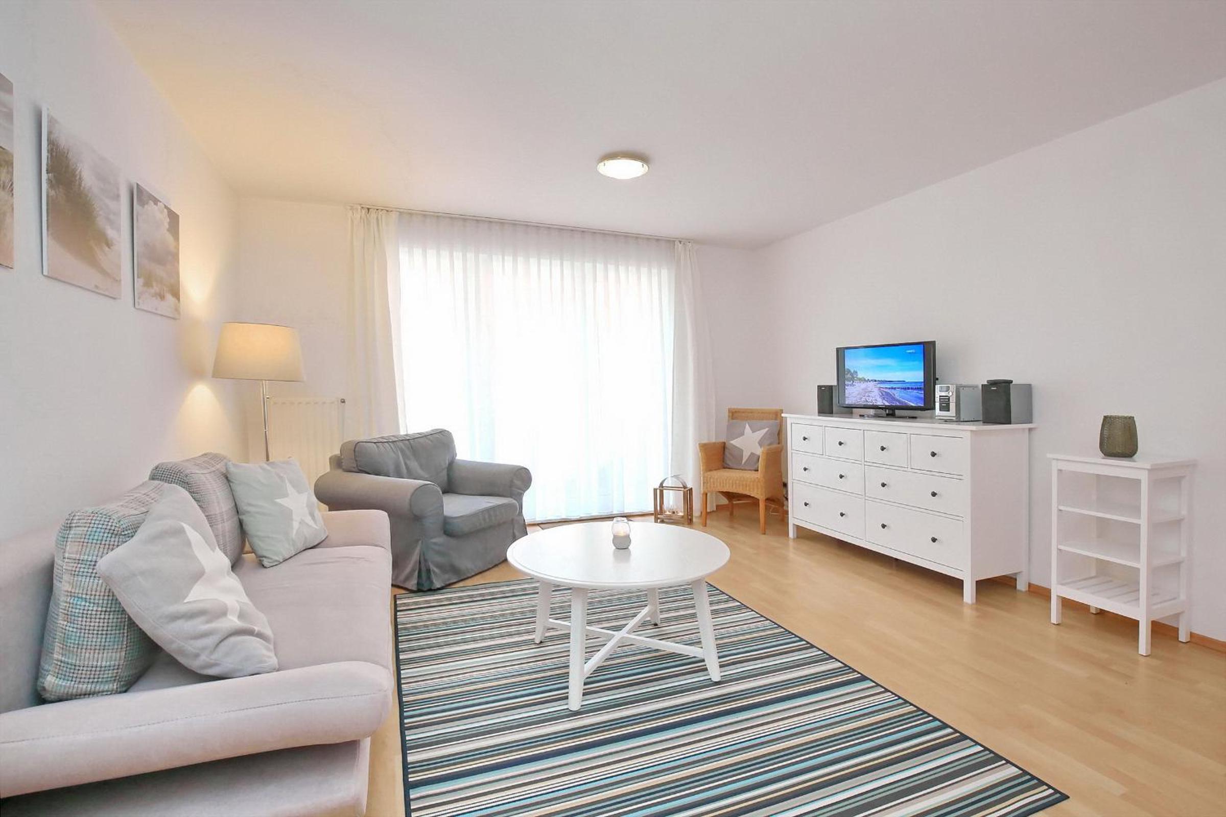 Apartment with Balcony photo 1