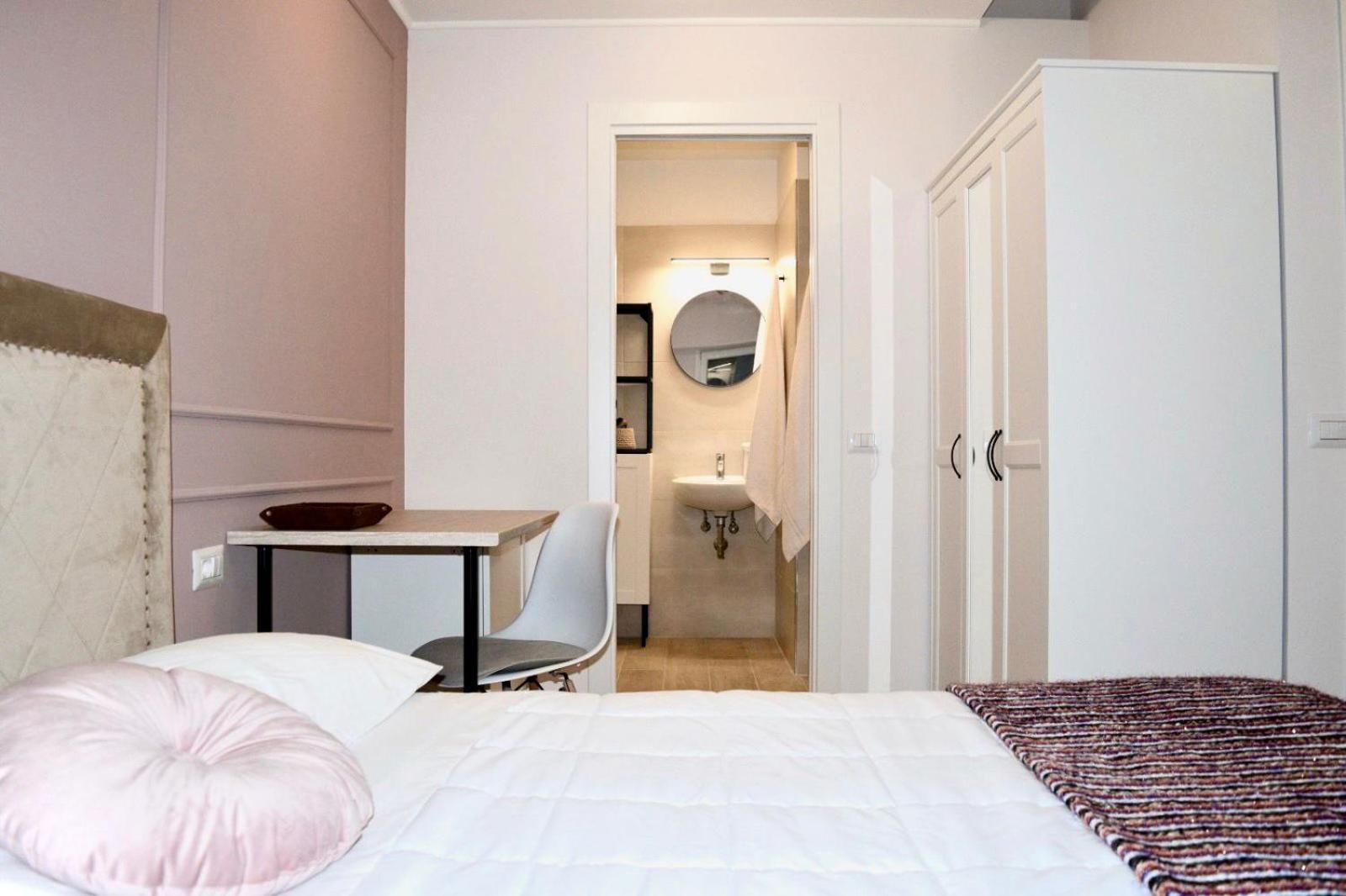 Deluxe Double Room with Shower photo 1