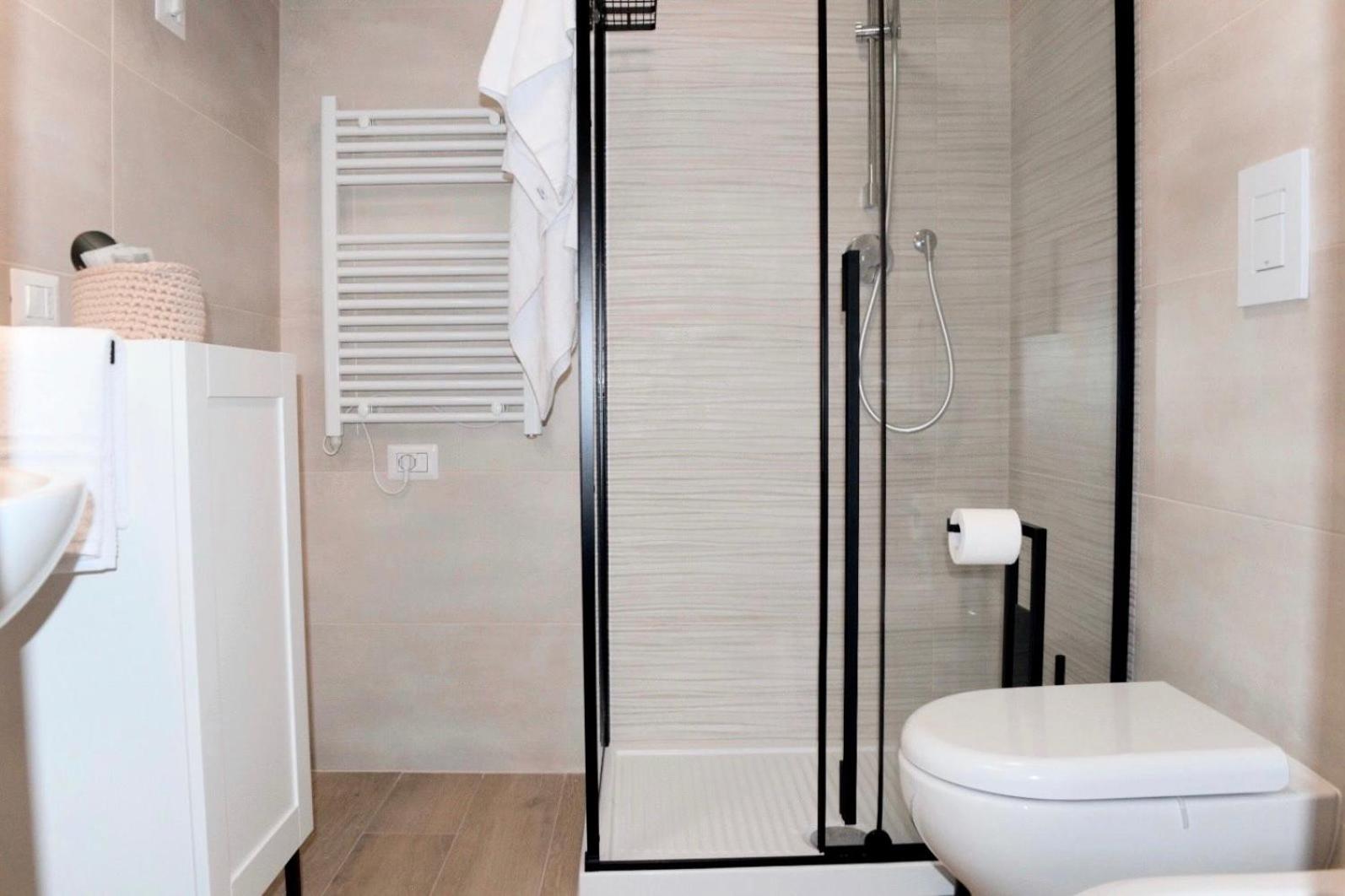Deluxe Double Room with Shower photo 2