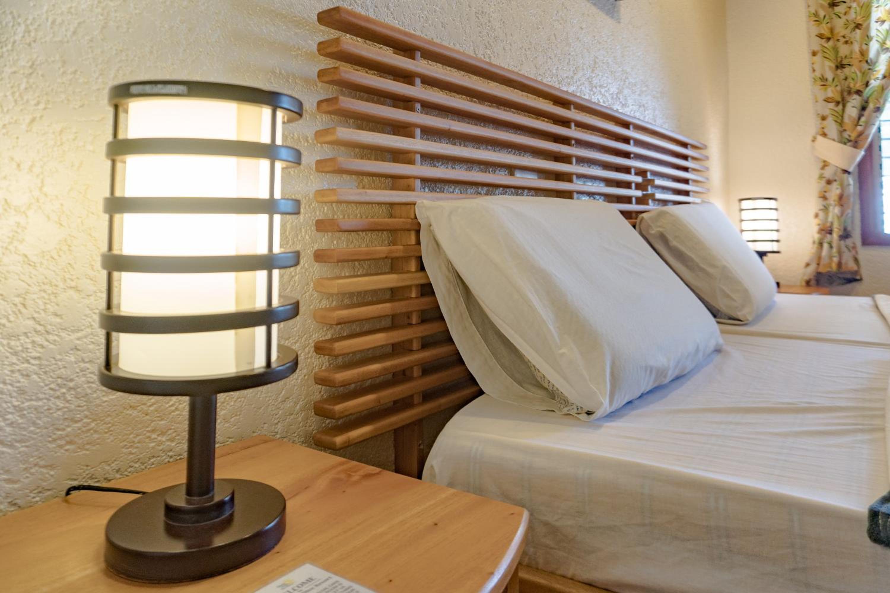 Deluxe Twin Room with Sea View - Photo 9