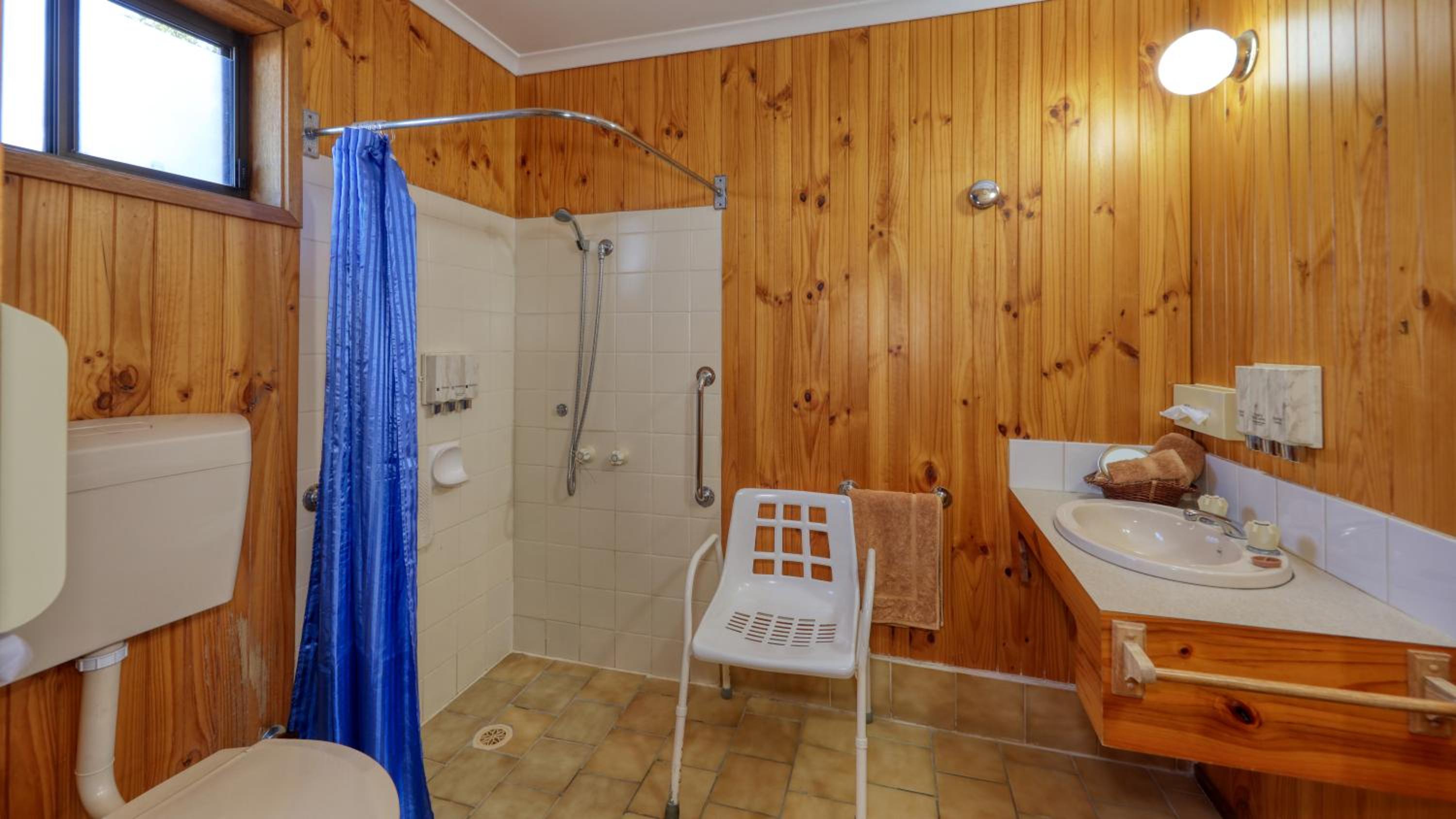 Family Room - Disability Access photo 3