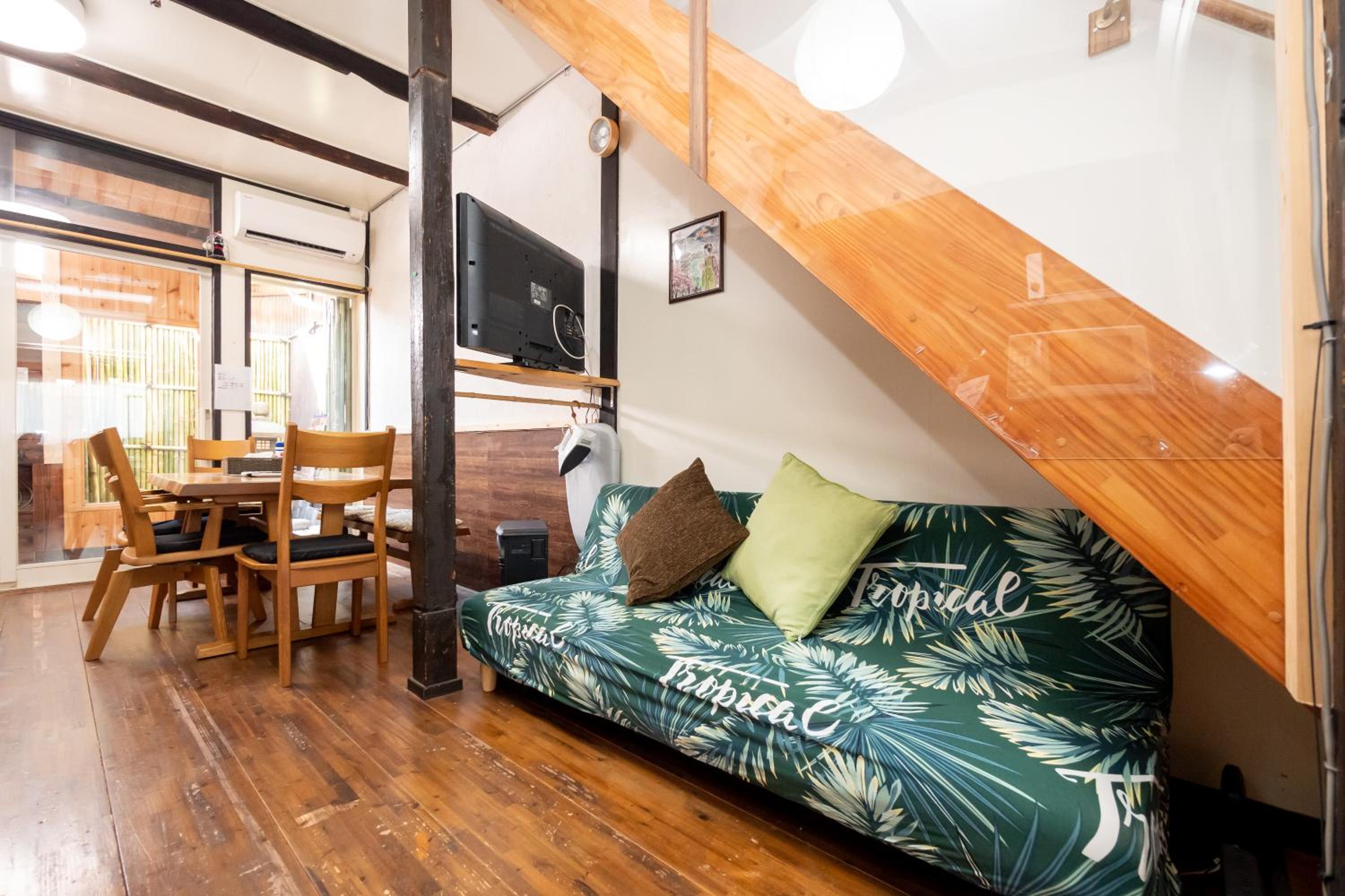 Japanese-Style Townhouse - Photo 9