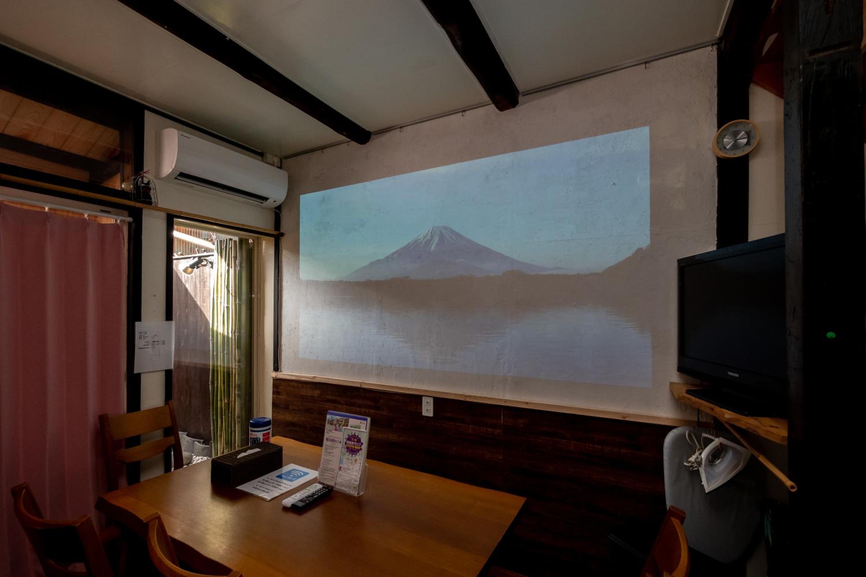 Japanese-Style Townhouse - Photo 22