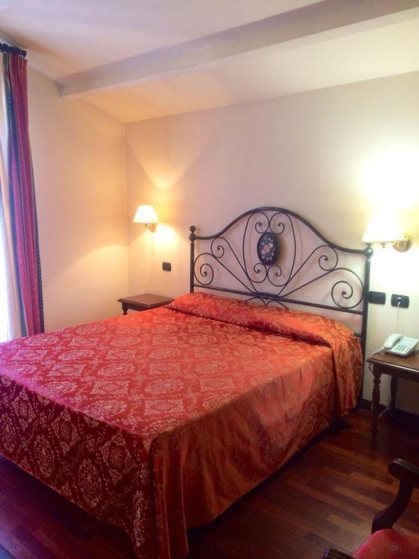 Standard Double Room - Photo 1