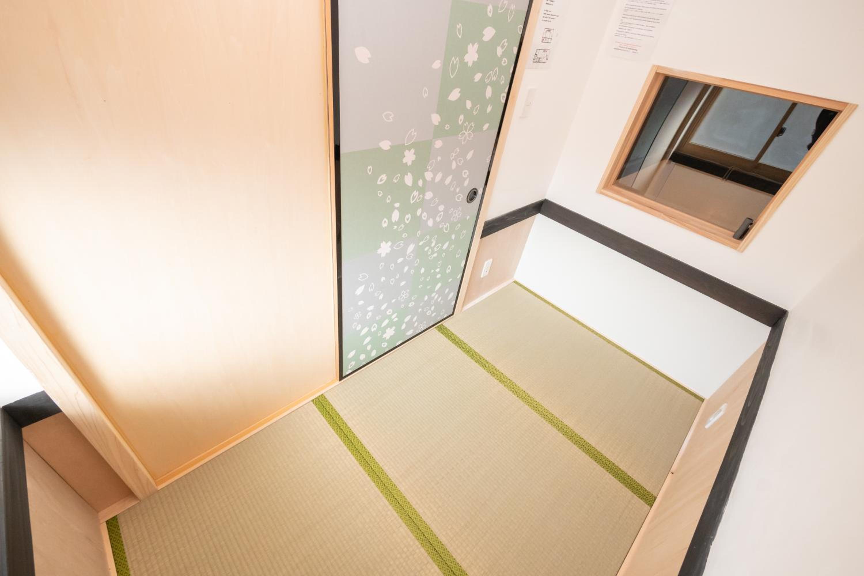 Japanese-Style Townhouse - Photo 36