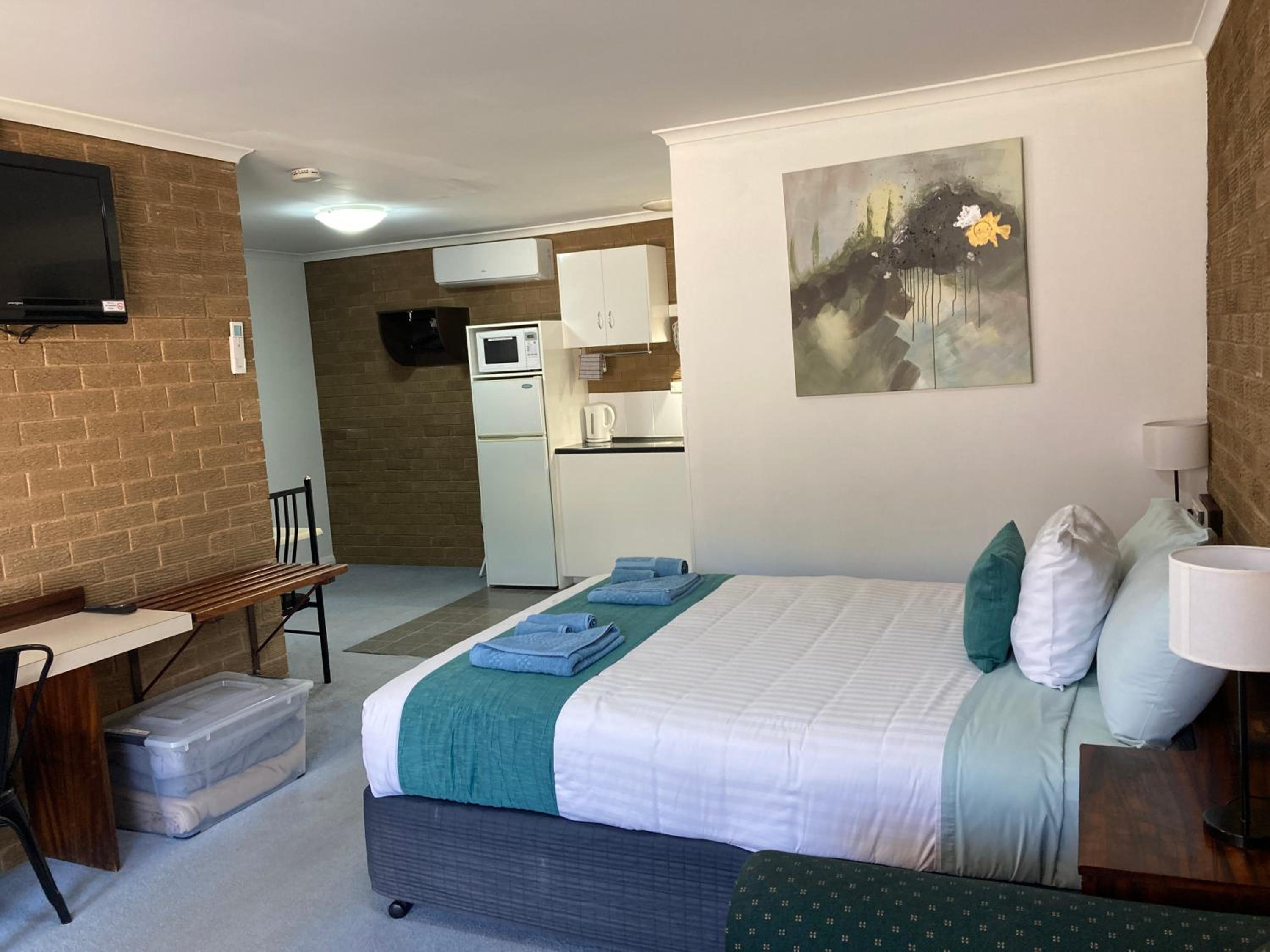 Executive Queen or Twin Room