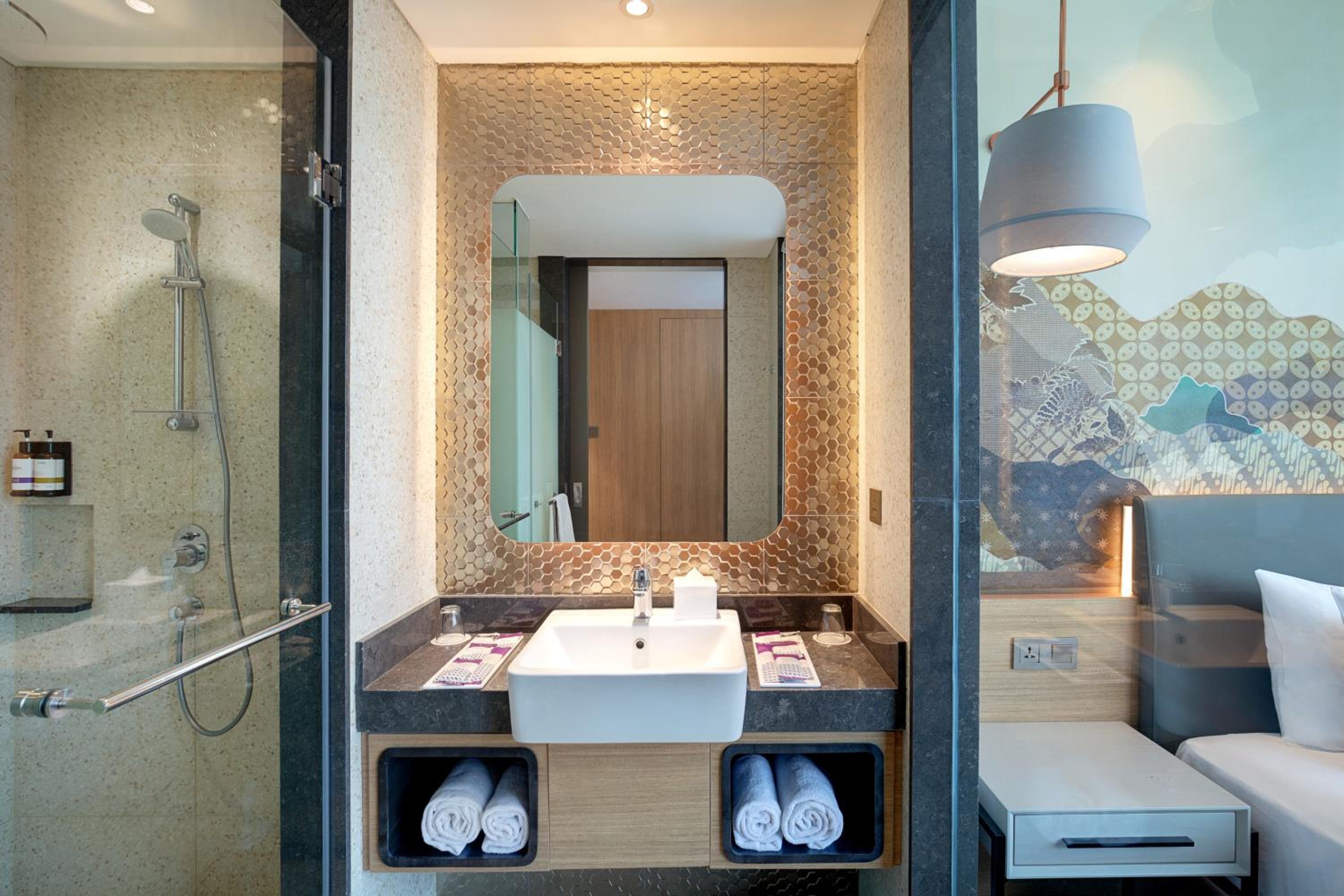 Executive Studio Suite with One Double Bed - Photo 8