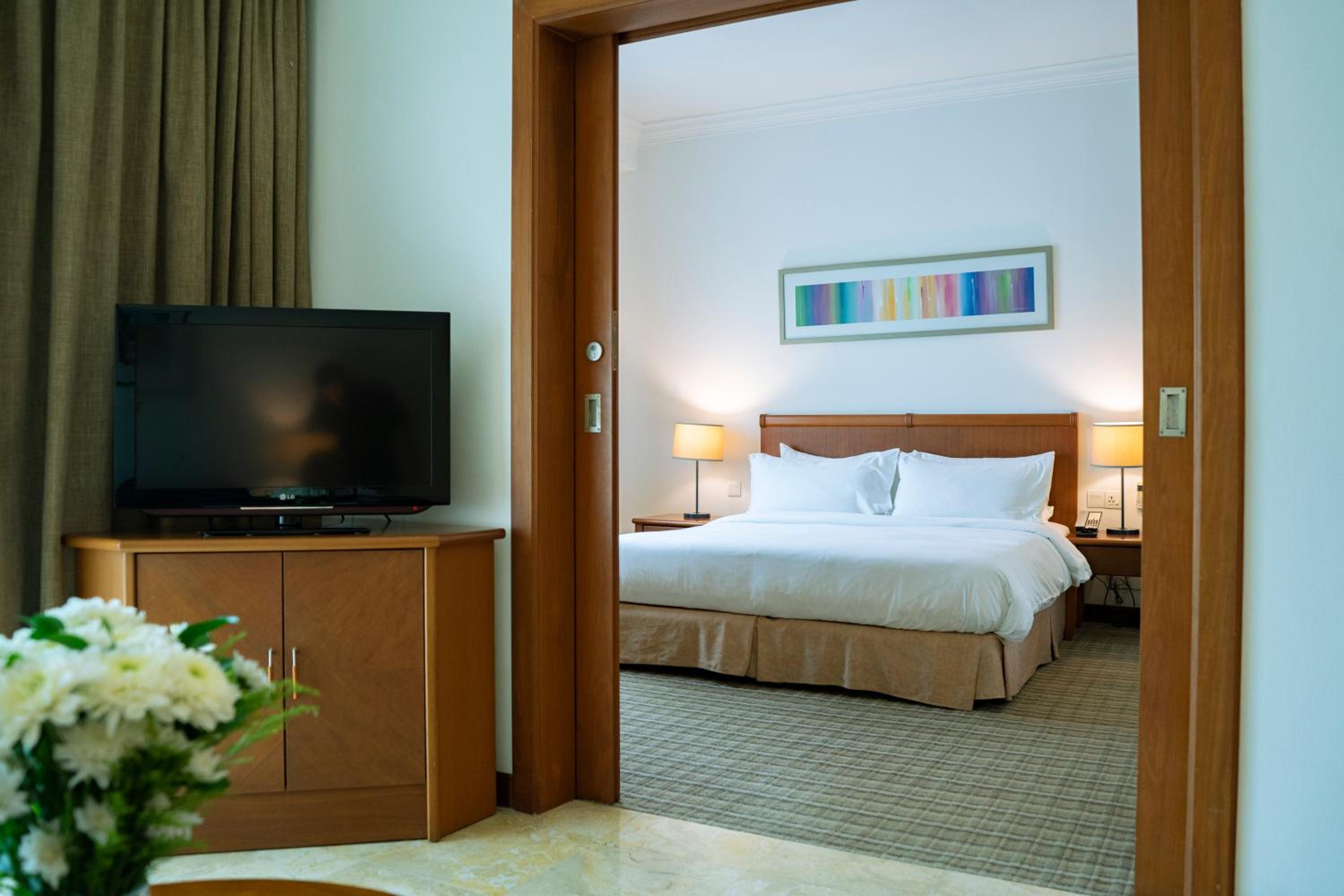 One-Bedroom King Suite - Smoking