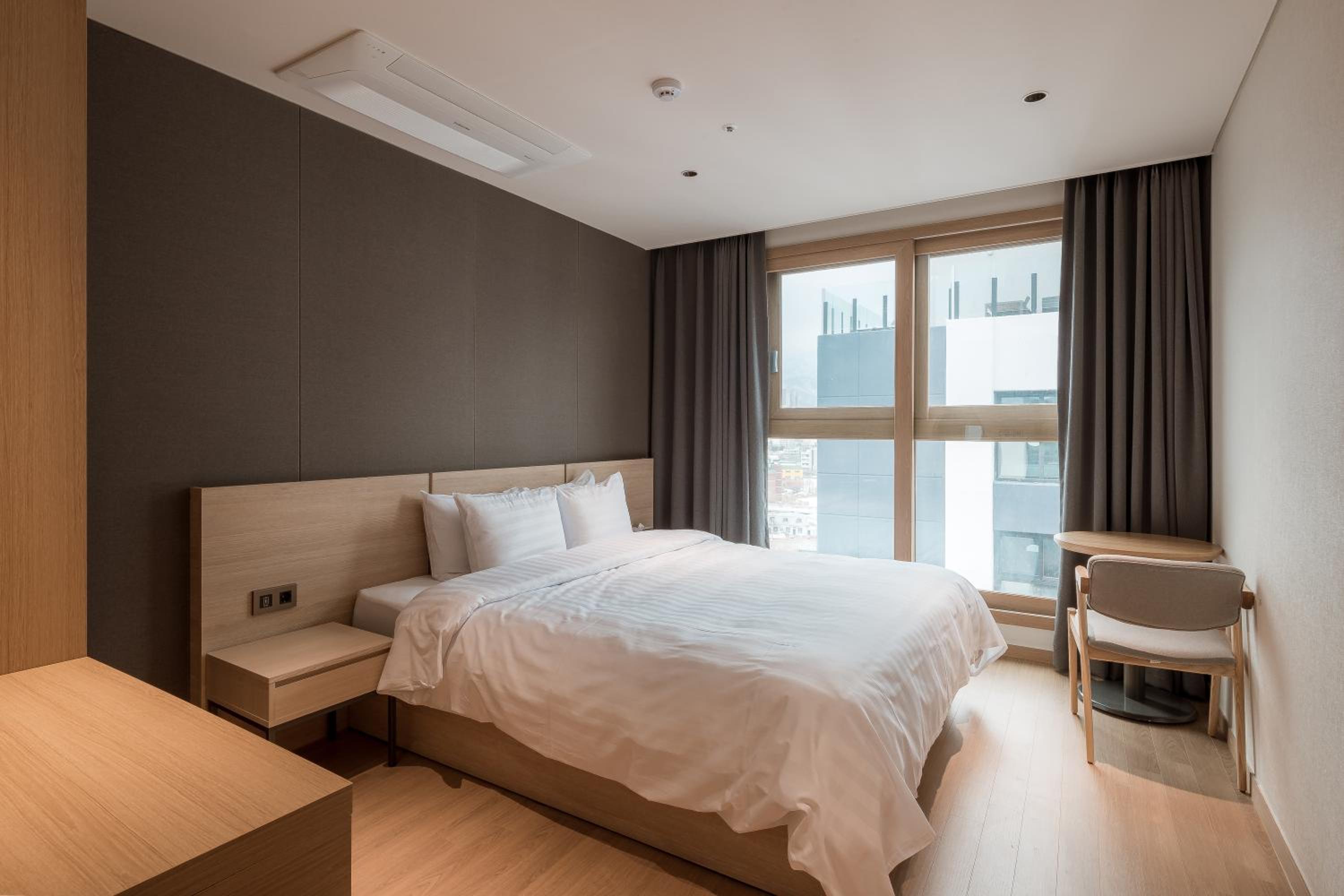 Premier Deluxe Room (Two Rooms) - Photo 3