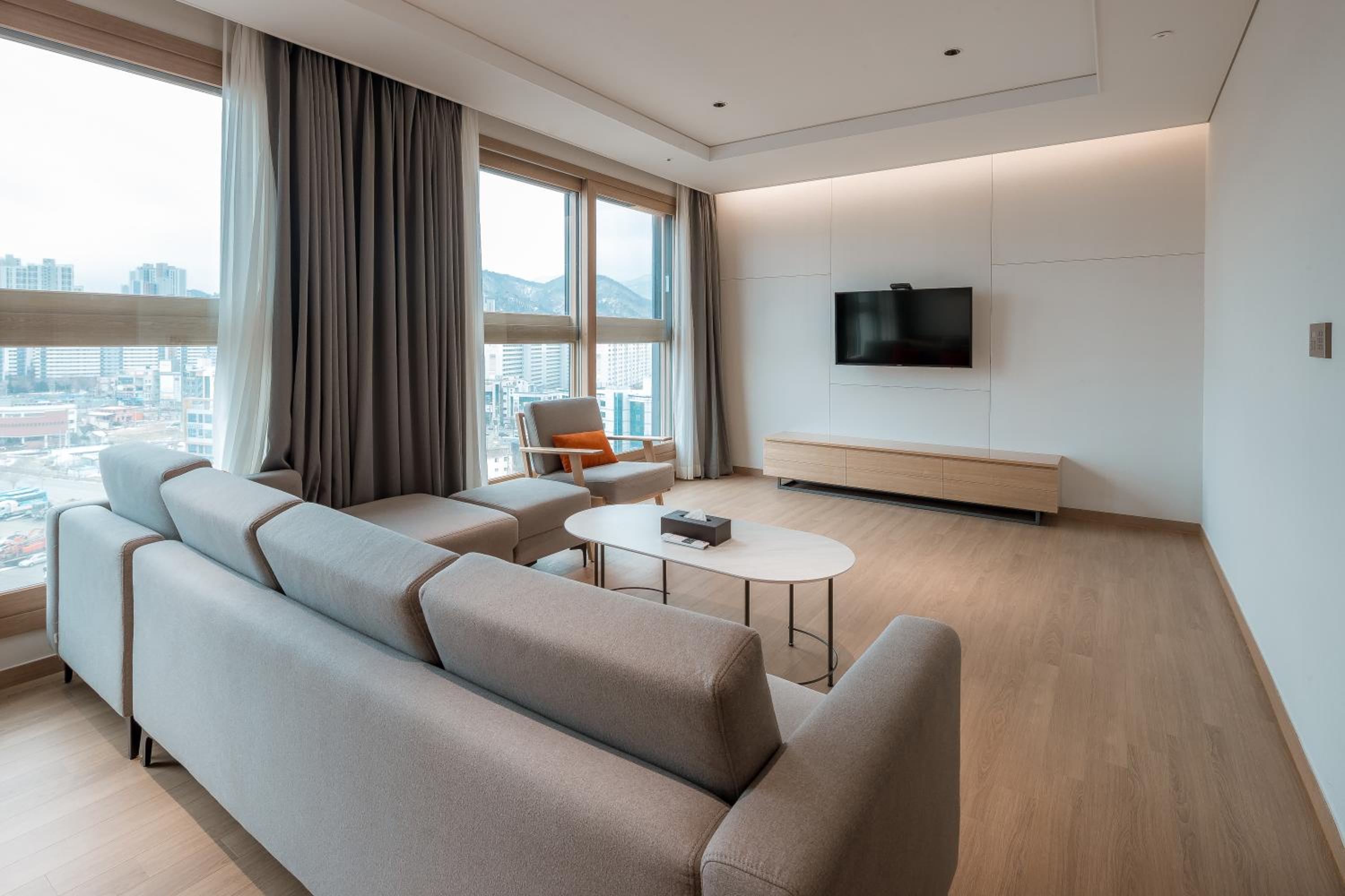 Premier Deluxe Room (Two Rooms) - Photo 8