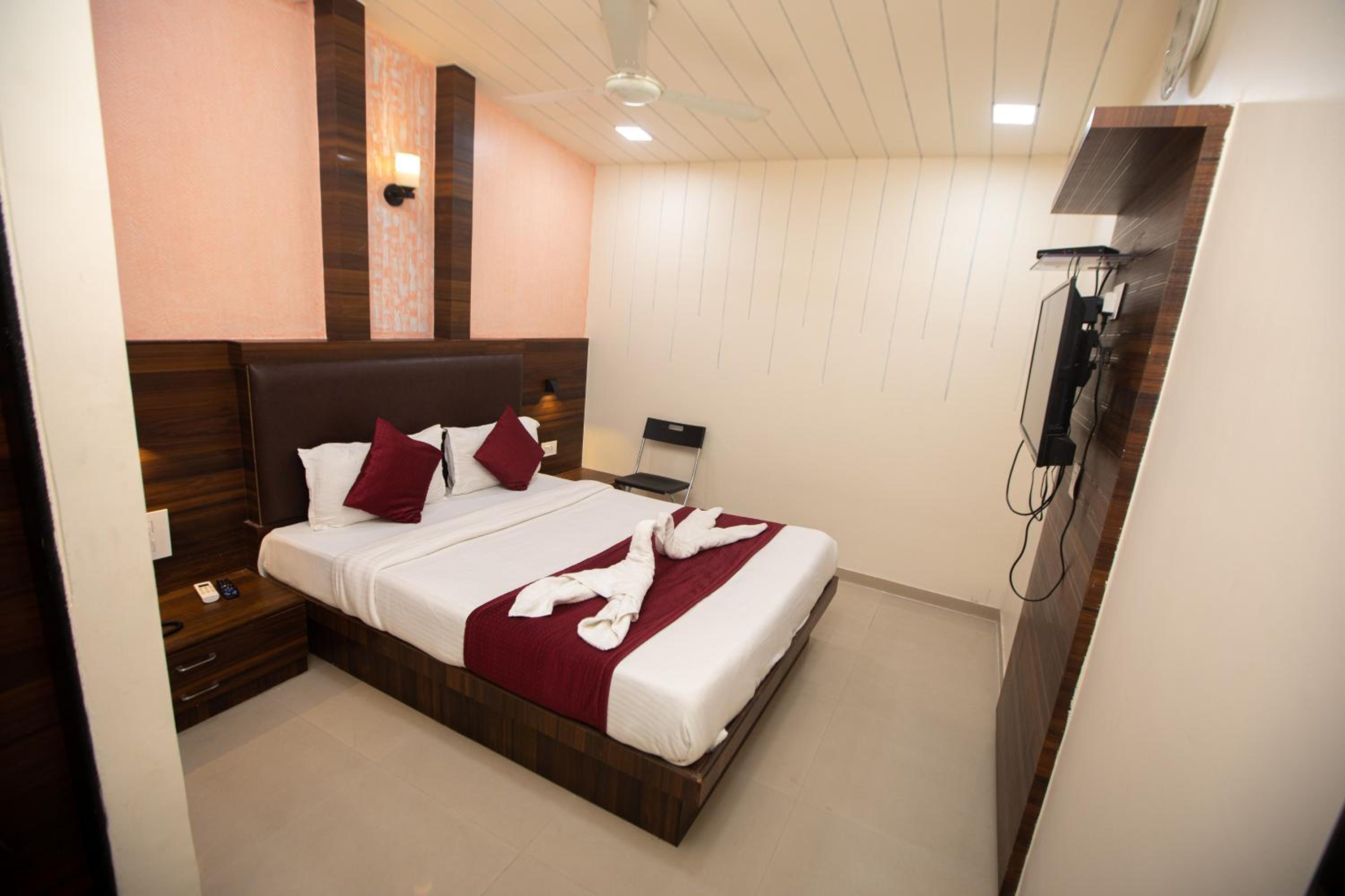 Executive Room - Photo 1