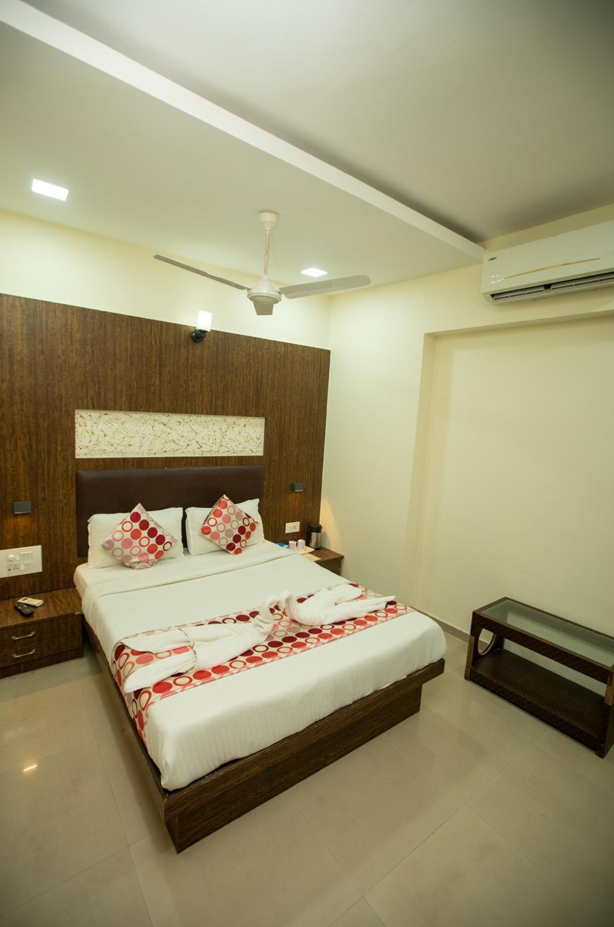 Executive Room - Photo 18