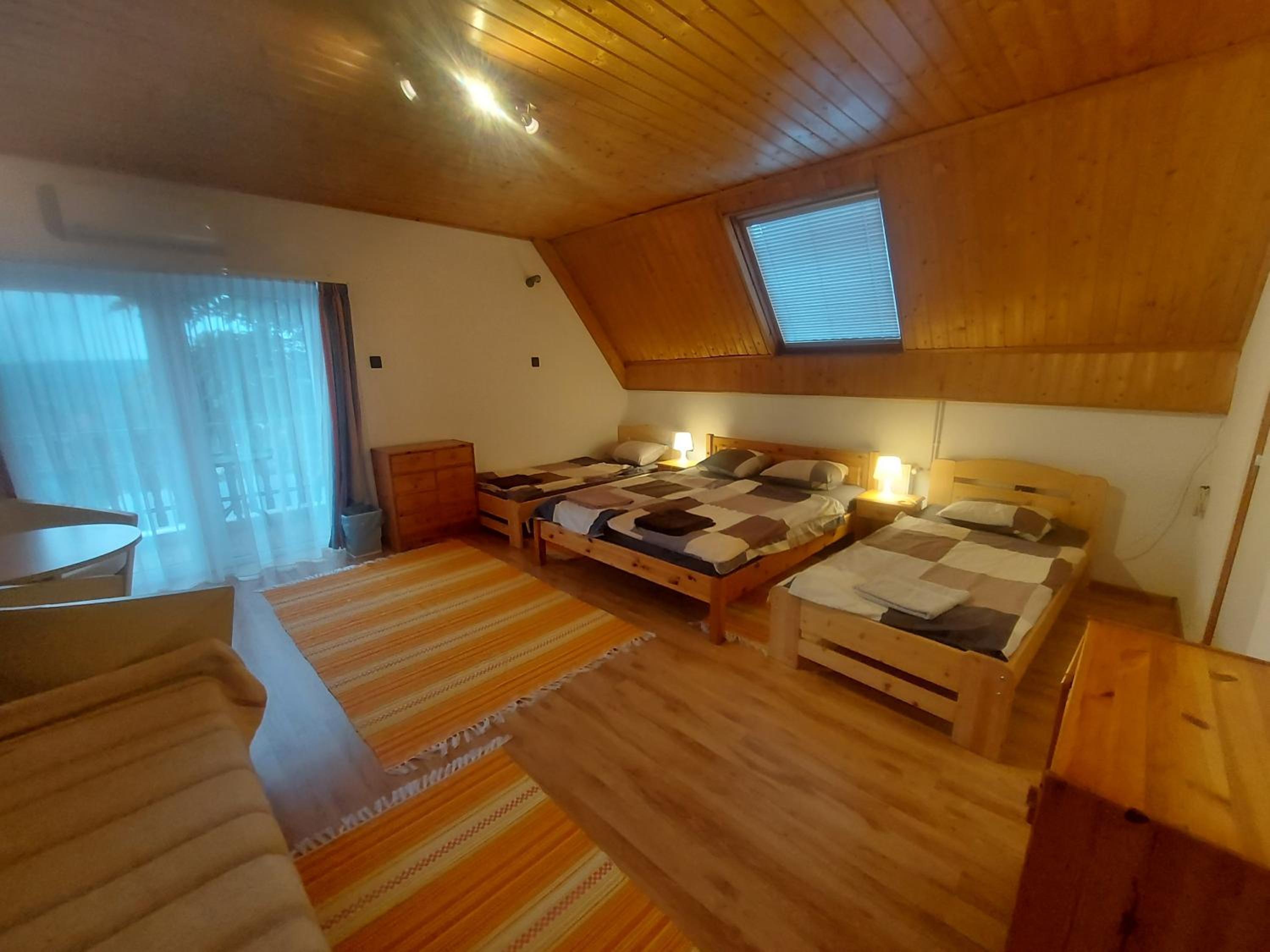 Quadruple Room with Balcony photo 1