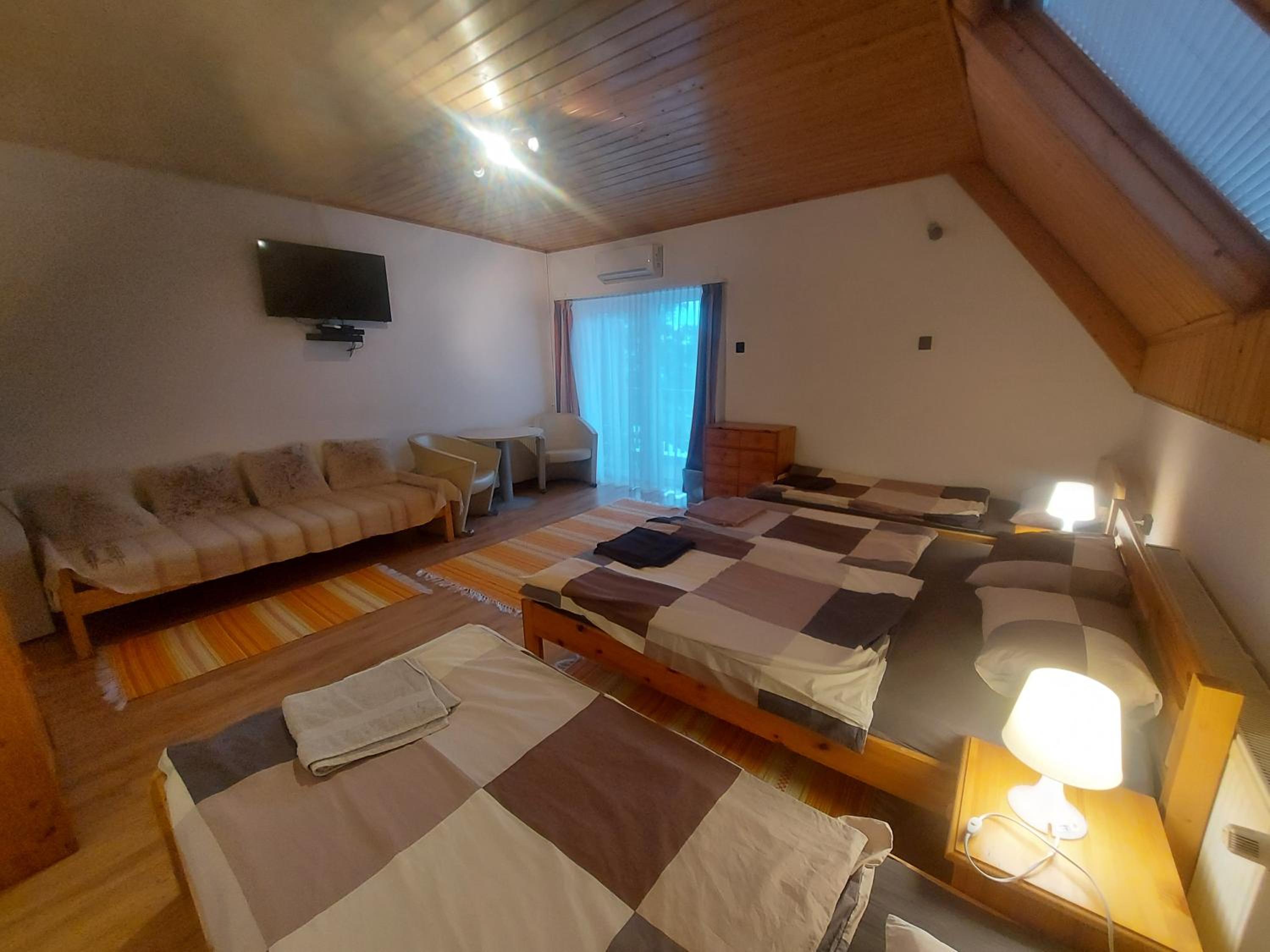 Quadruple Room with Balcony photo 2
