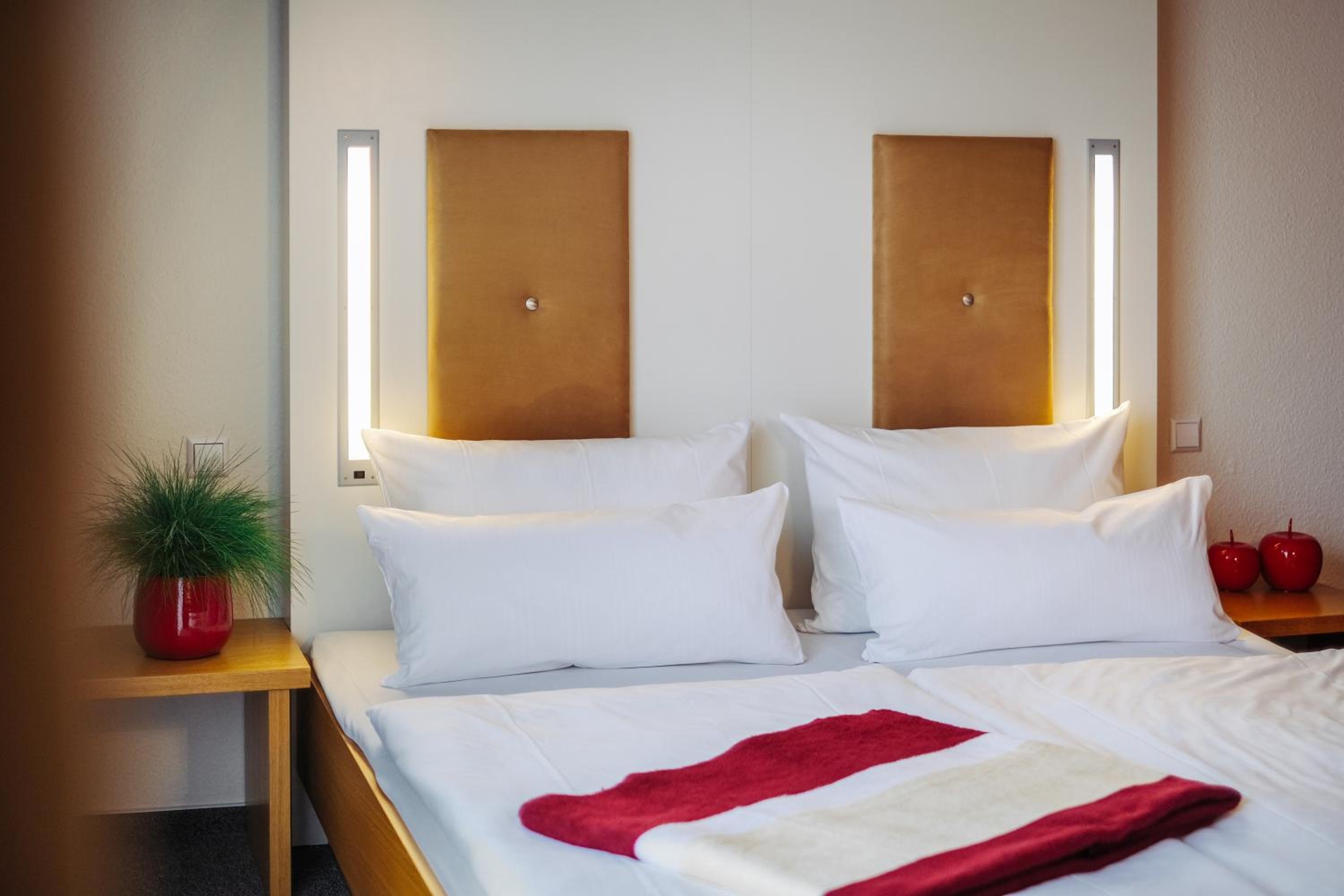 Double Room - Photo 11