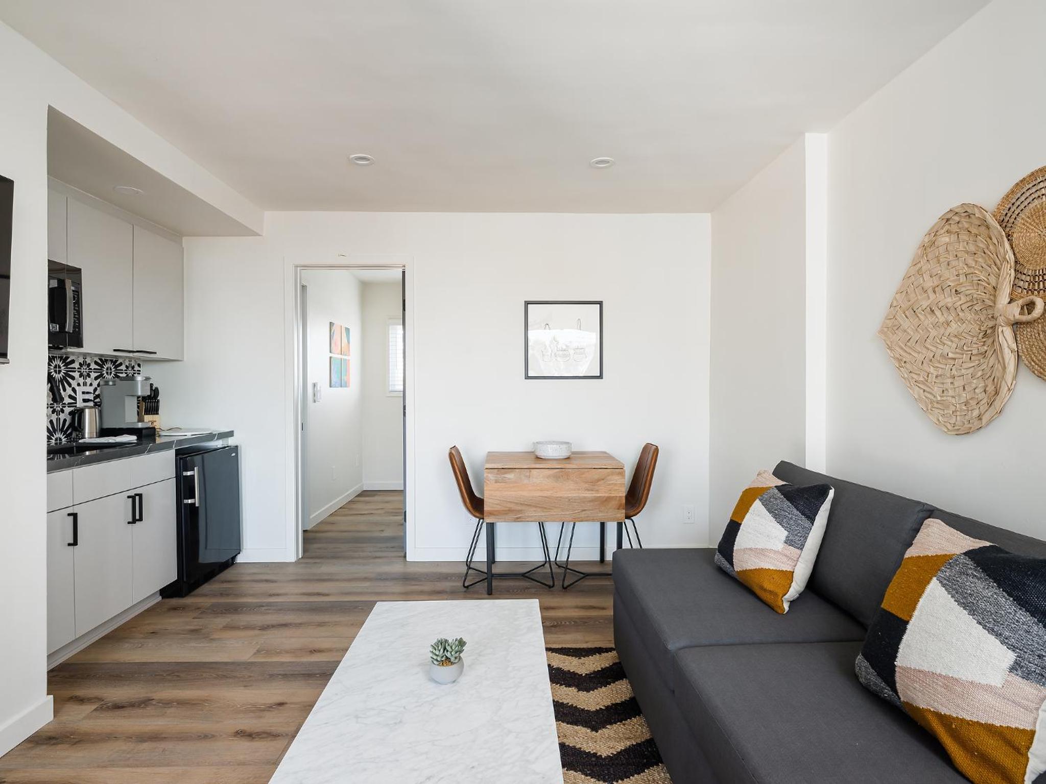 Queen Suite Beach (204)
