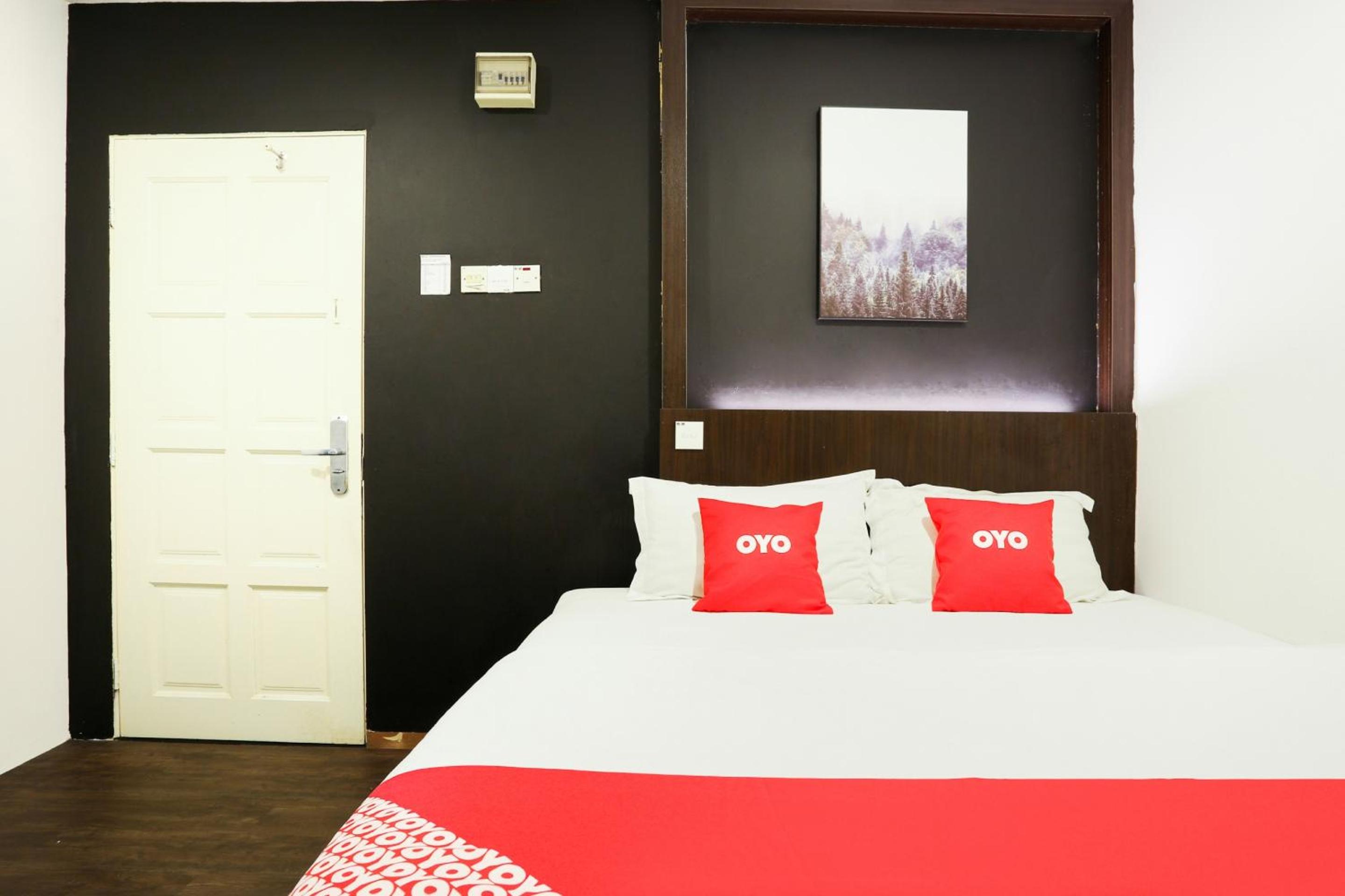 Standard King Room - Photo 3