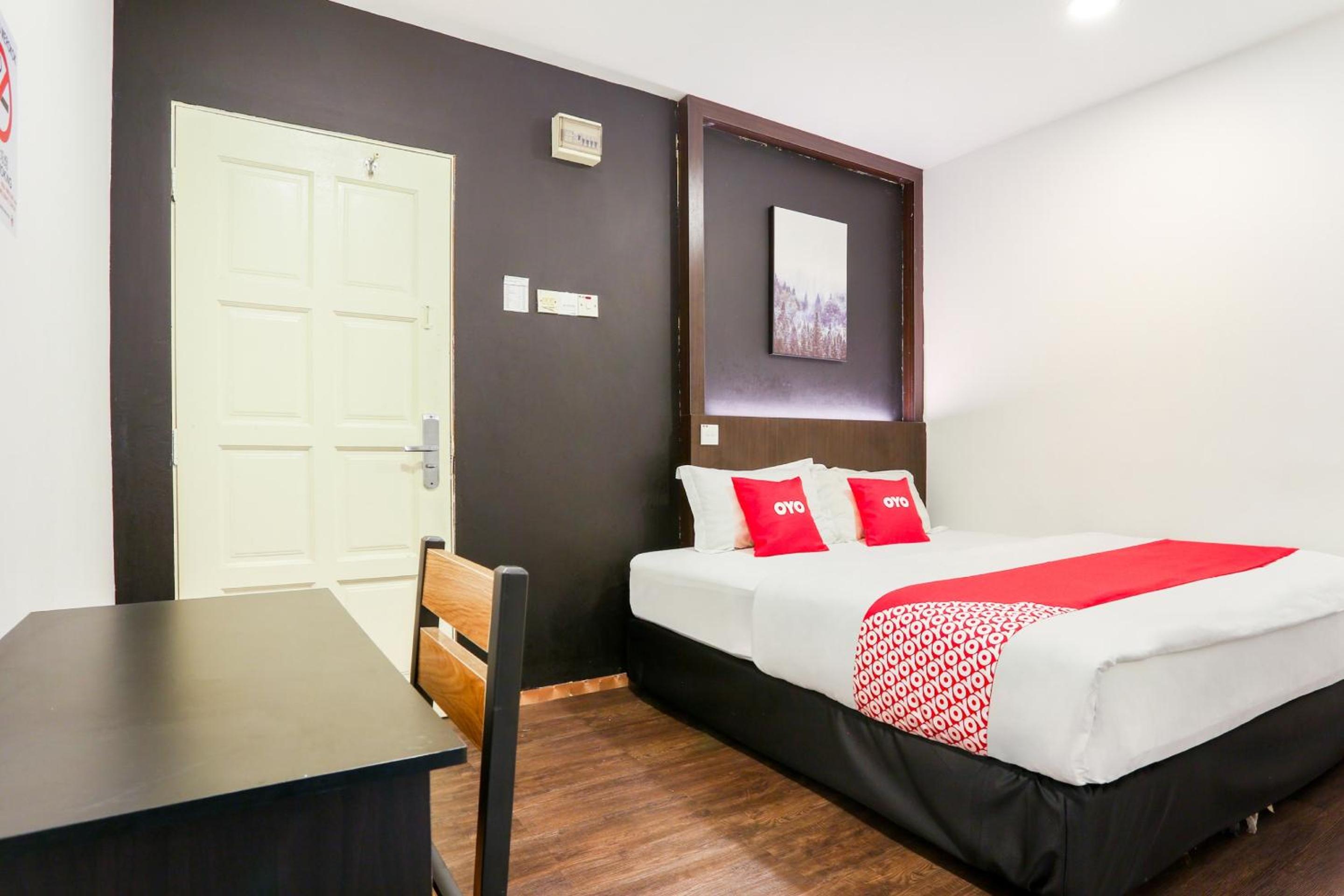 Standard King Room - Photo 1