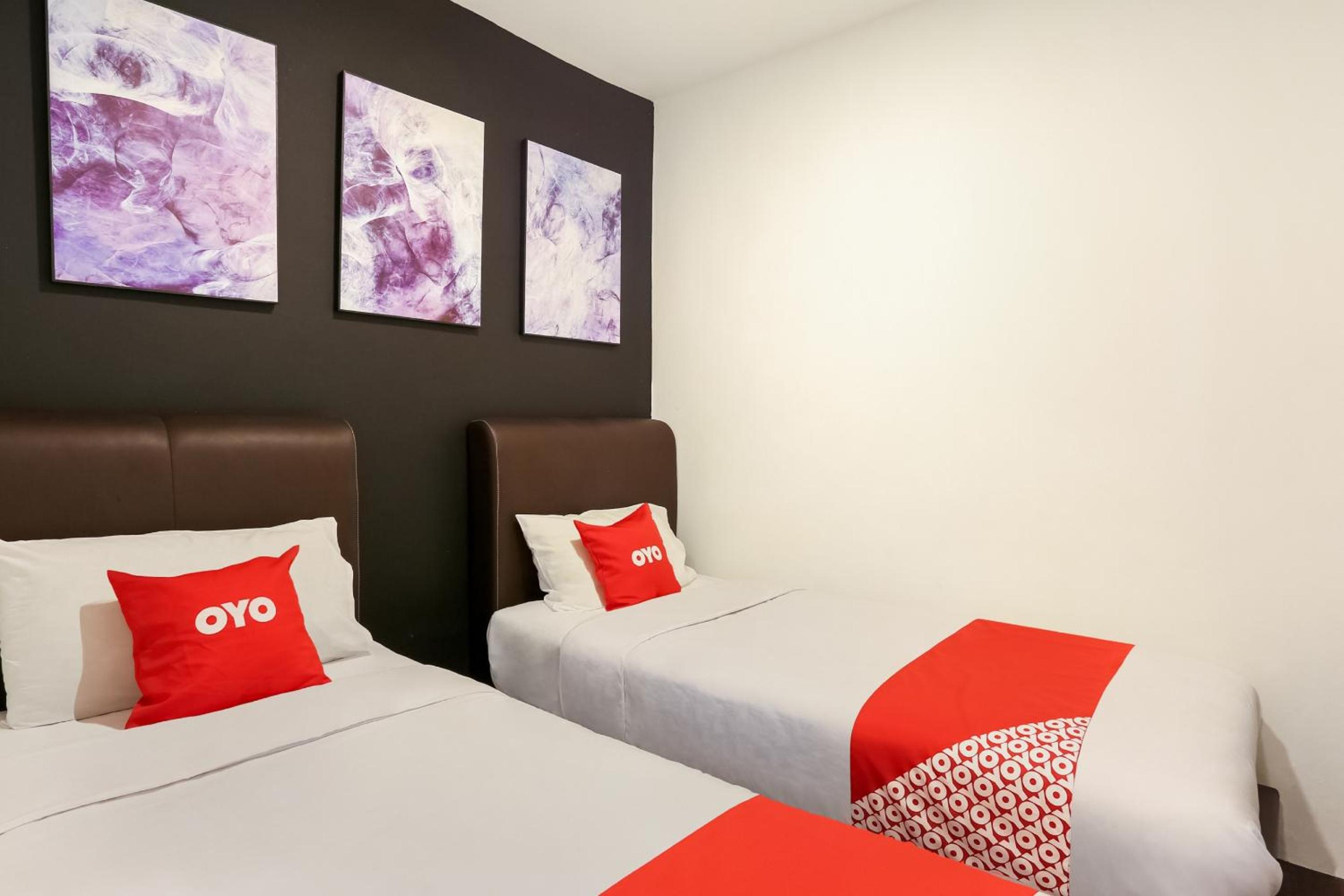 Standard Twin Room - Photo 1