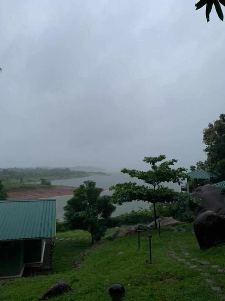 Double Room with Lake View - Photo 2