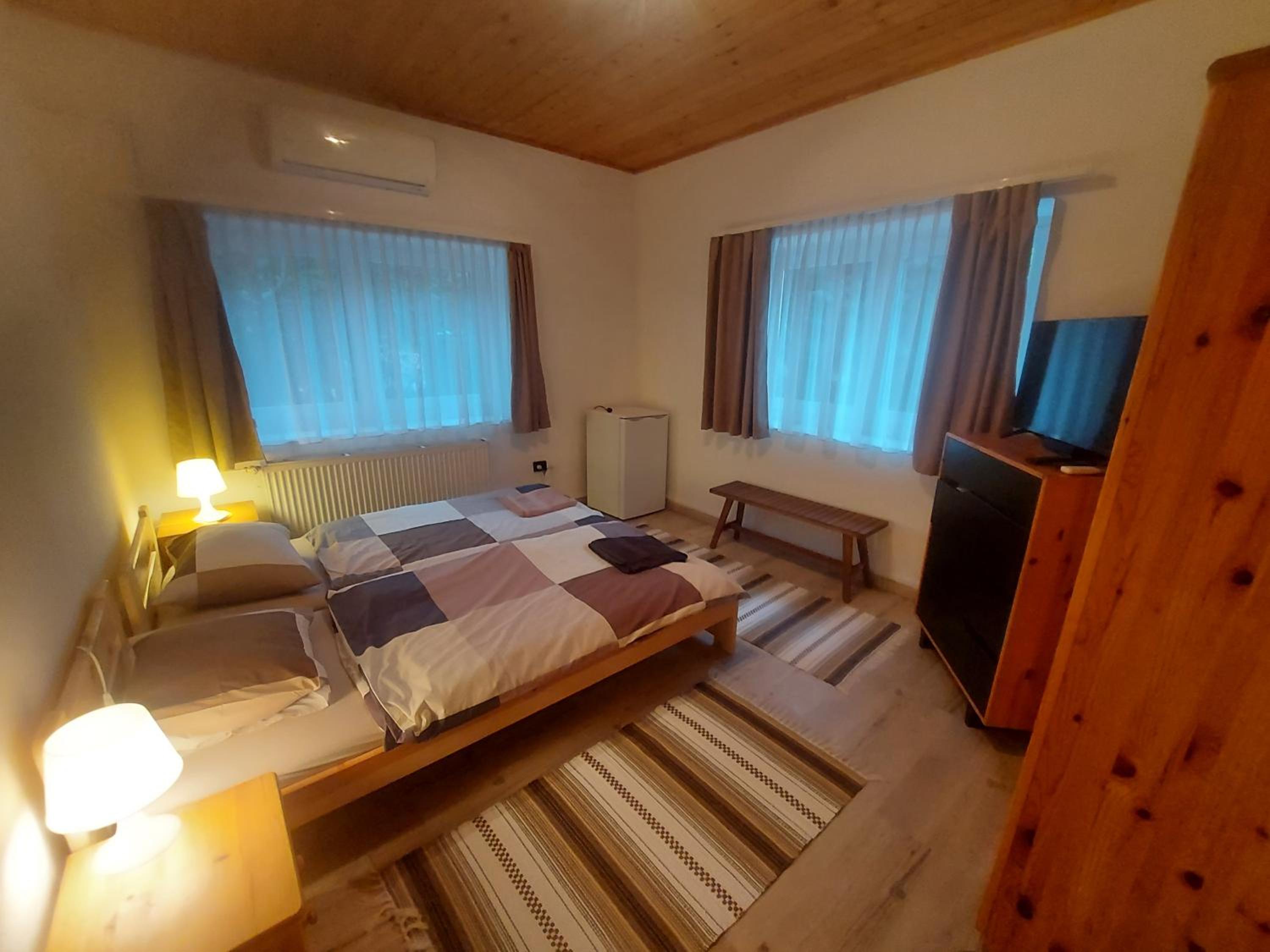 Double Room with Private External Bathroom photo 3