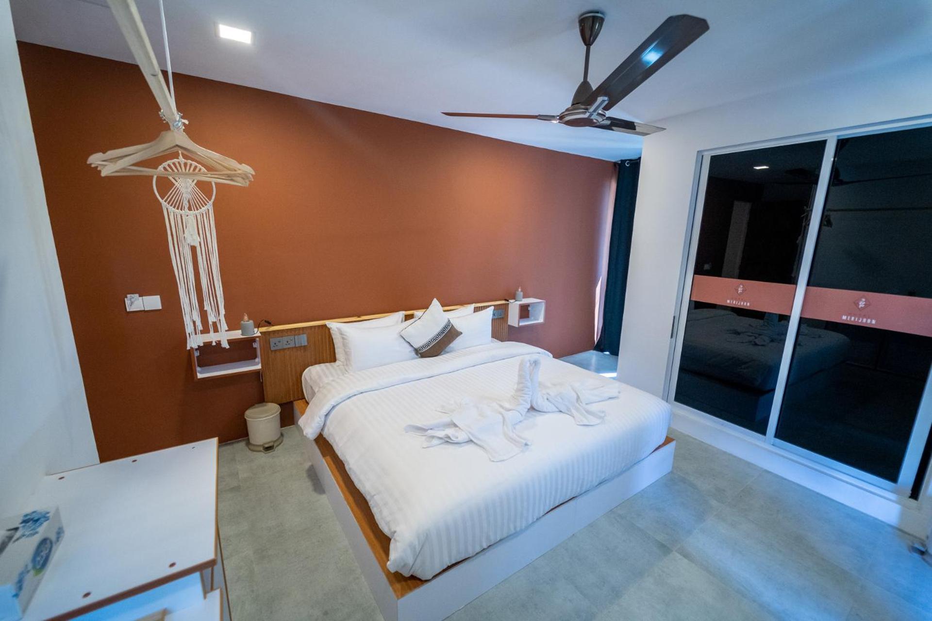 Deluxe Double or Twin Room with Sea View - Photo 1