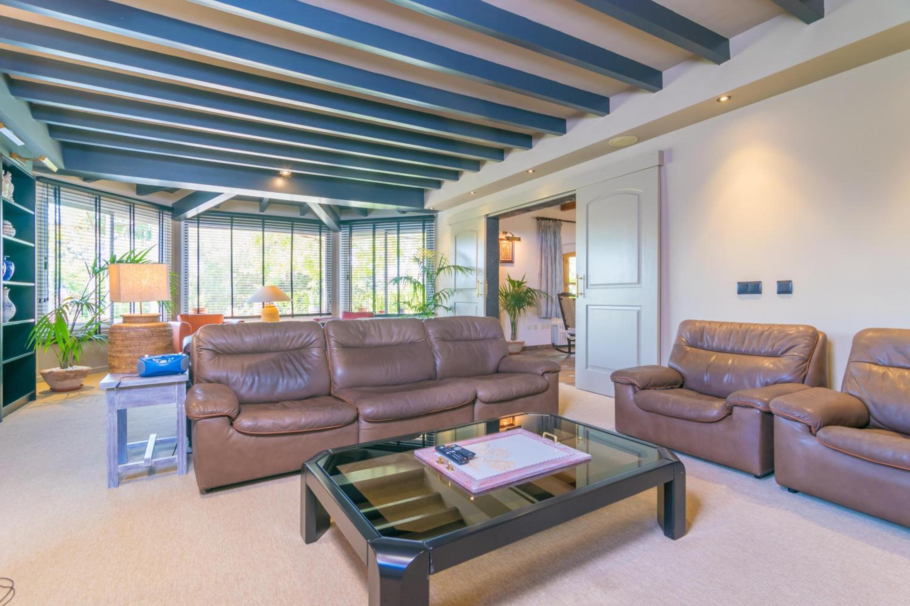 Villa de Ocho Habitaciones