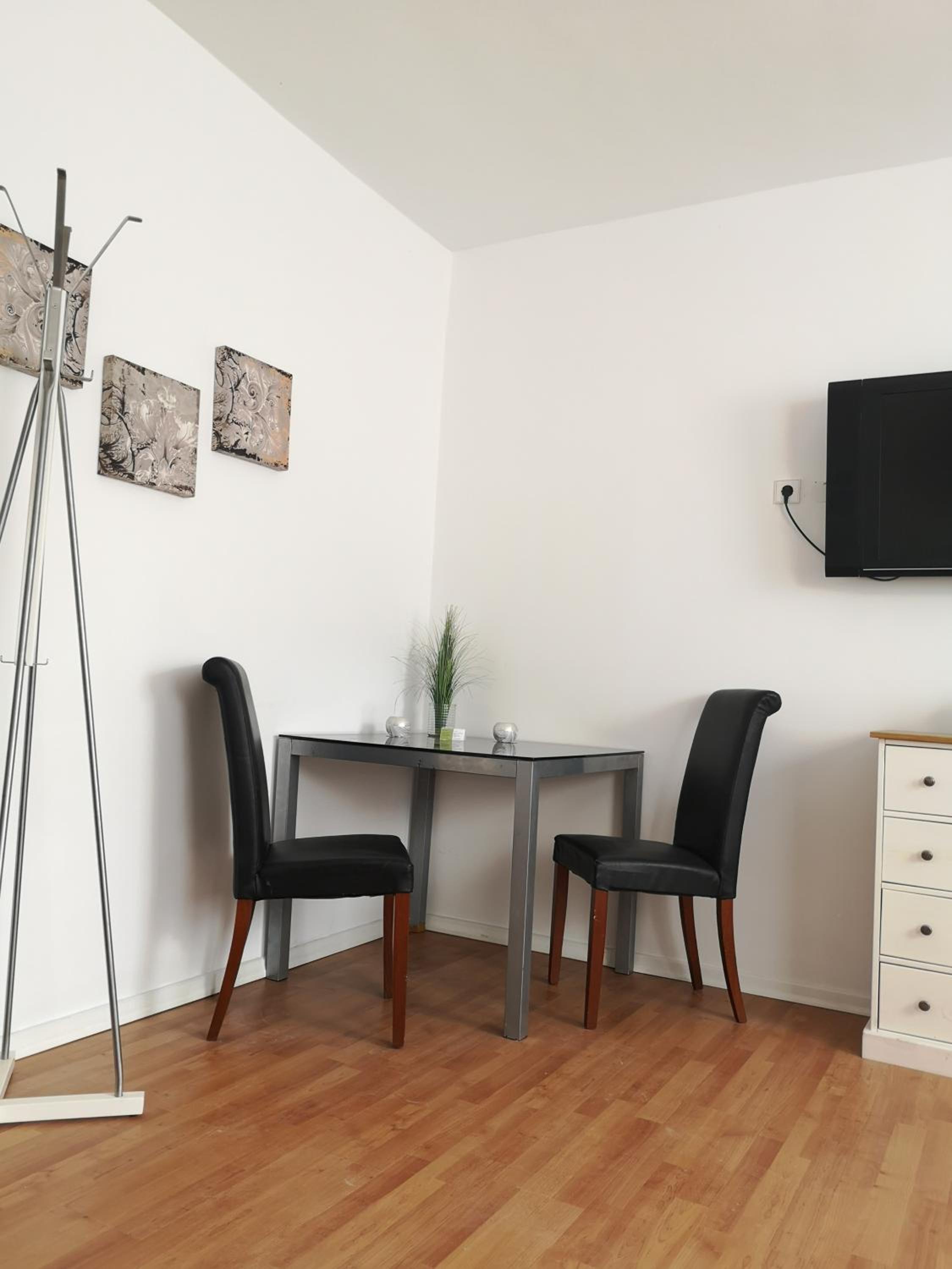 One-Bedroom Apartment photo 3