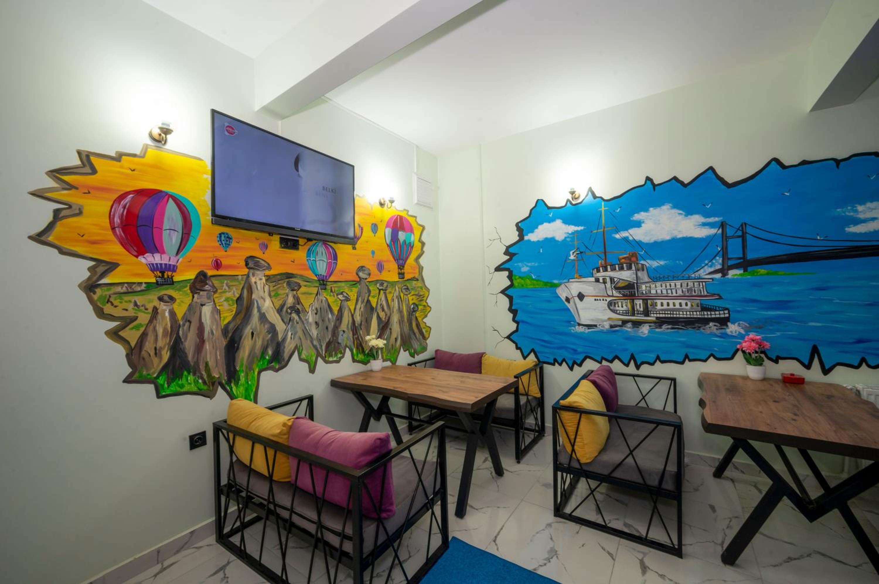 8-Bed Female Dormitory Room photo 2