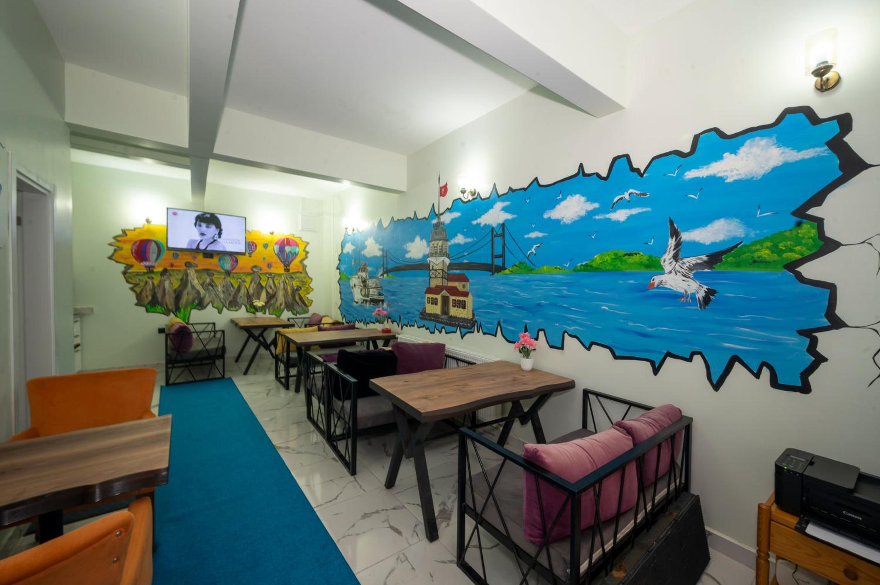8-Bed Female Dormitory Room photo 3