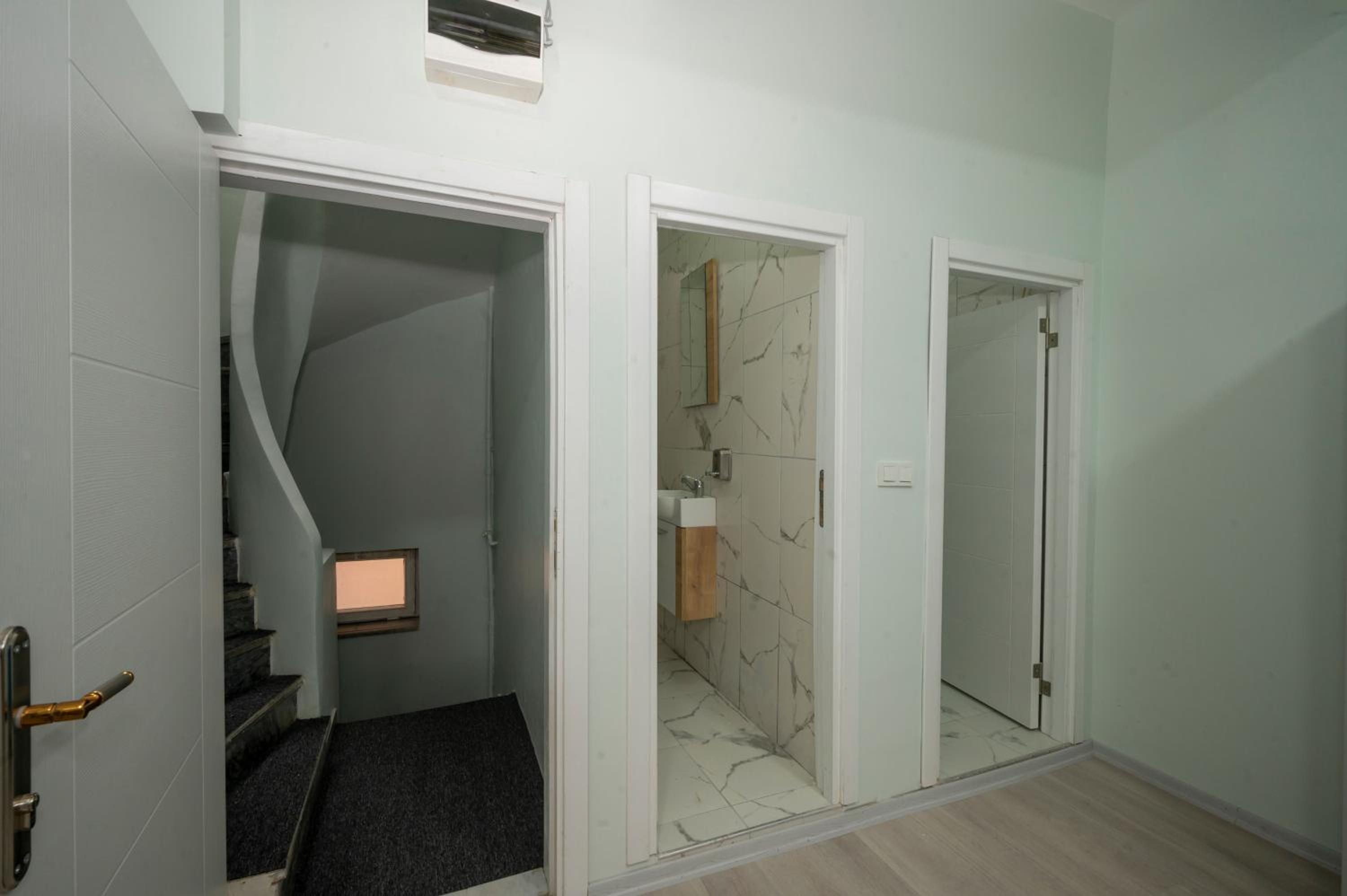 8-Bed Female Dormitory Room photo 2