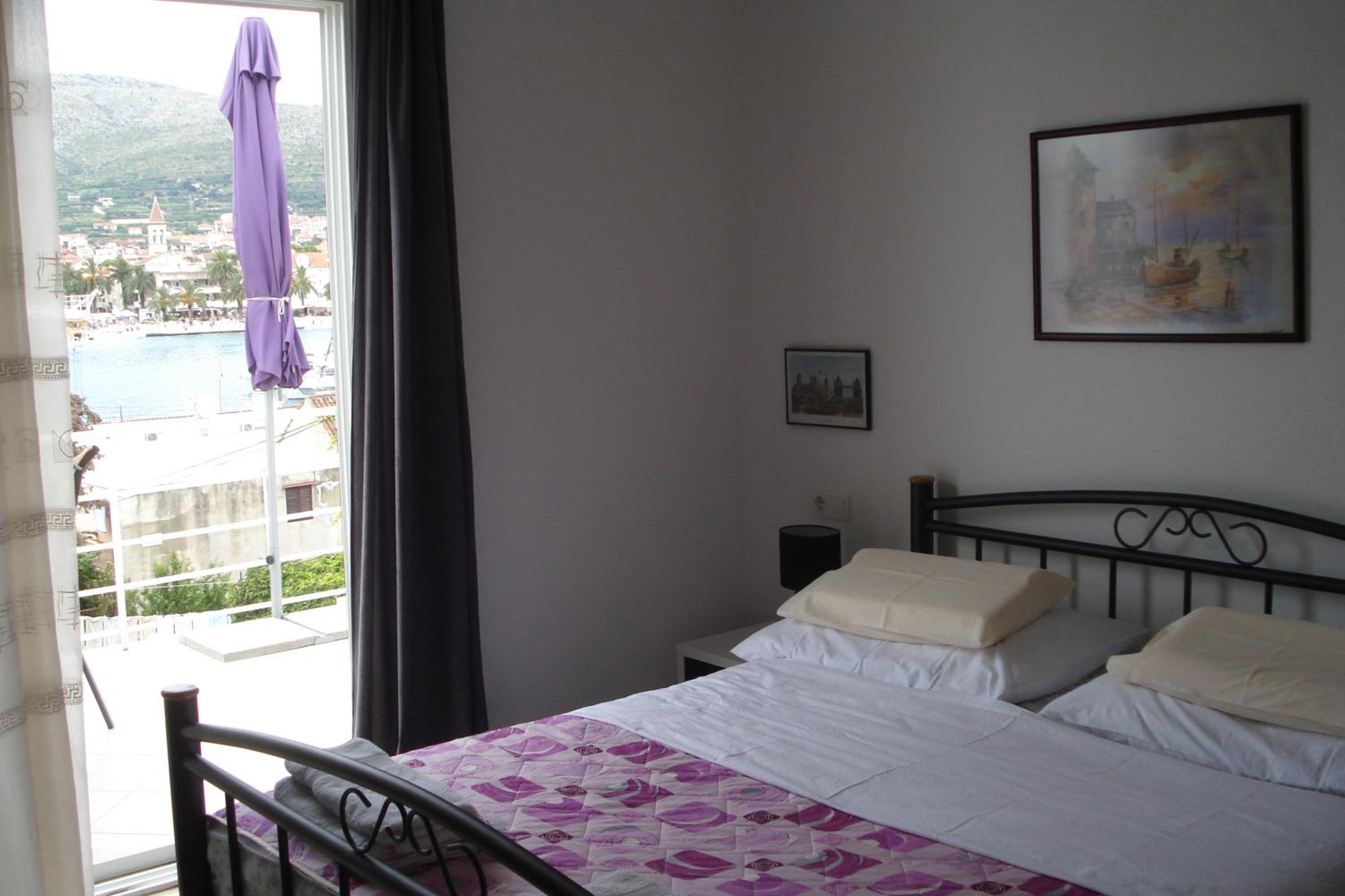 Apartment with Terrace and Sea View - Photo 49