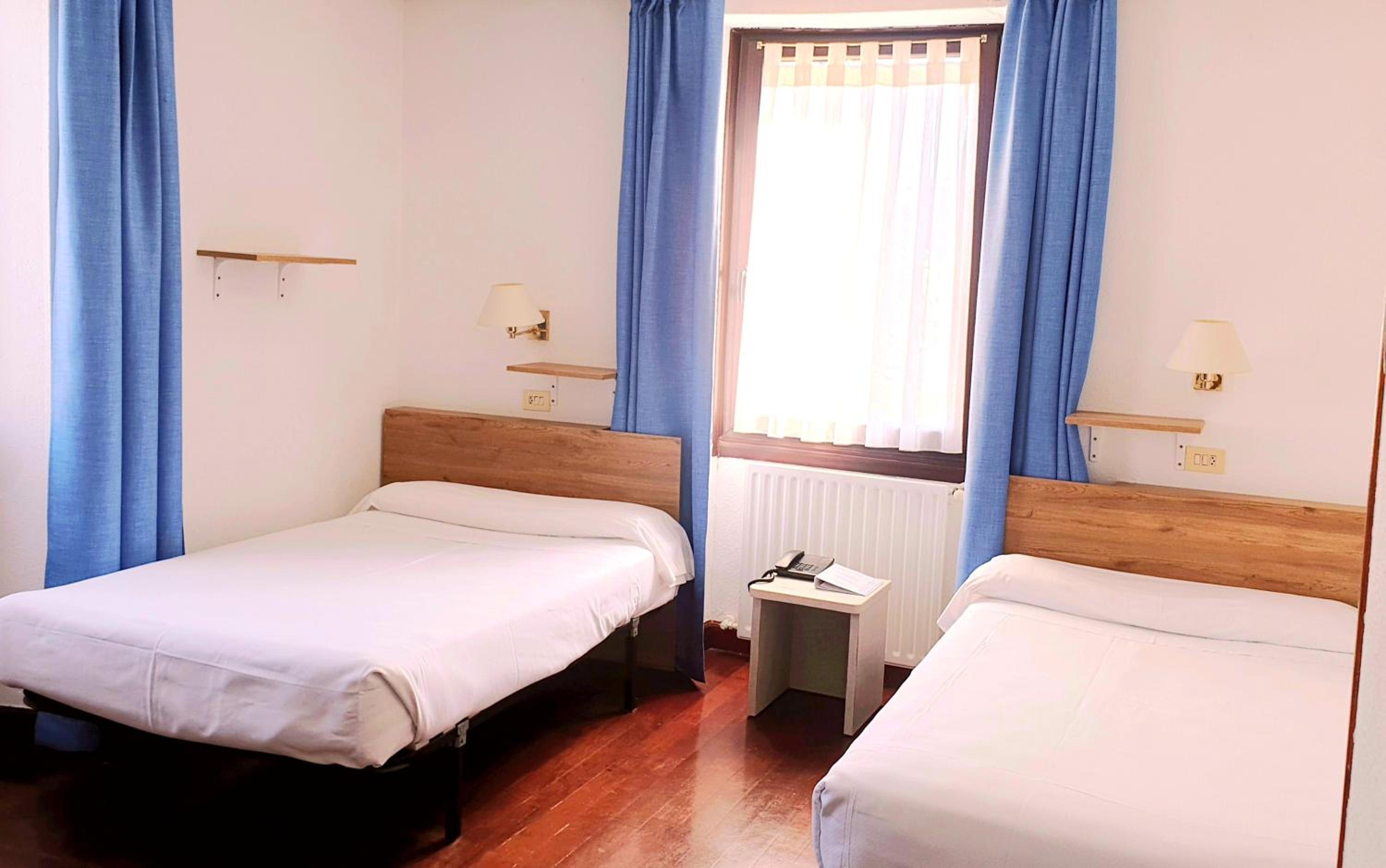 Double or Twin Room - Photo 16