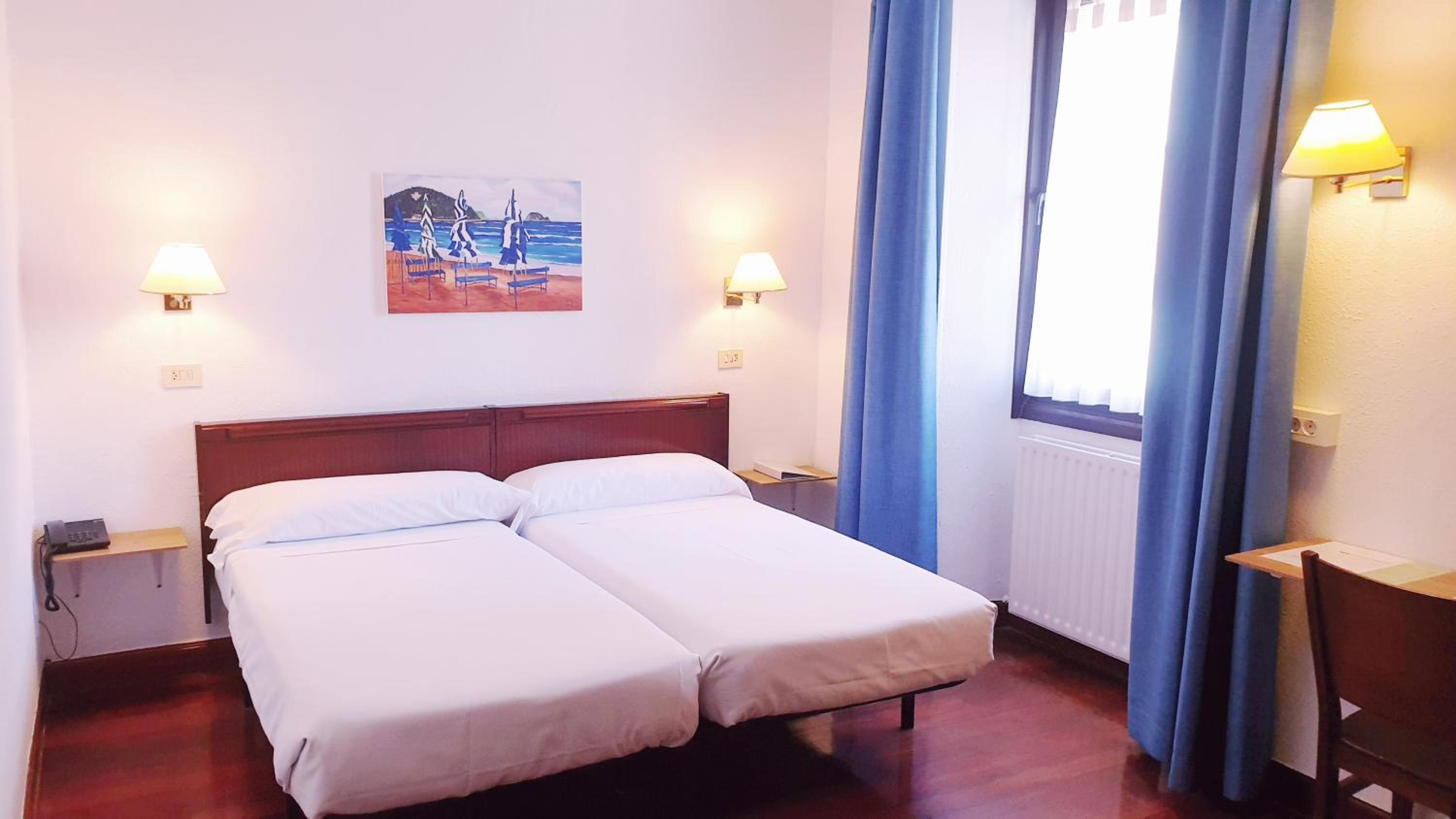 Double or Twin Room - Photo 12