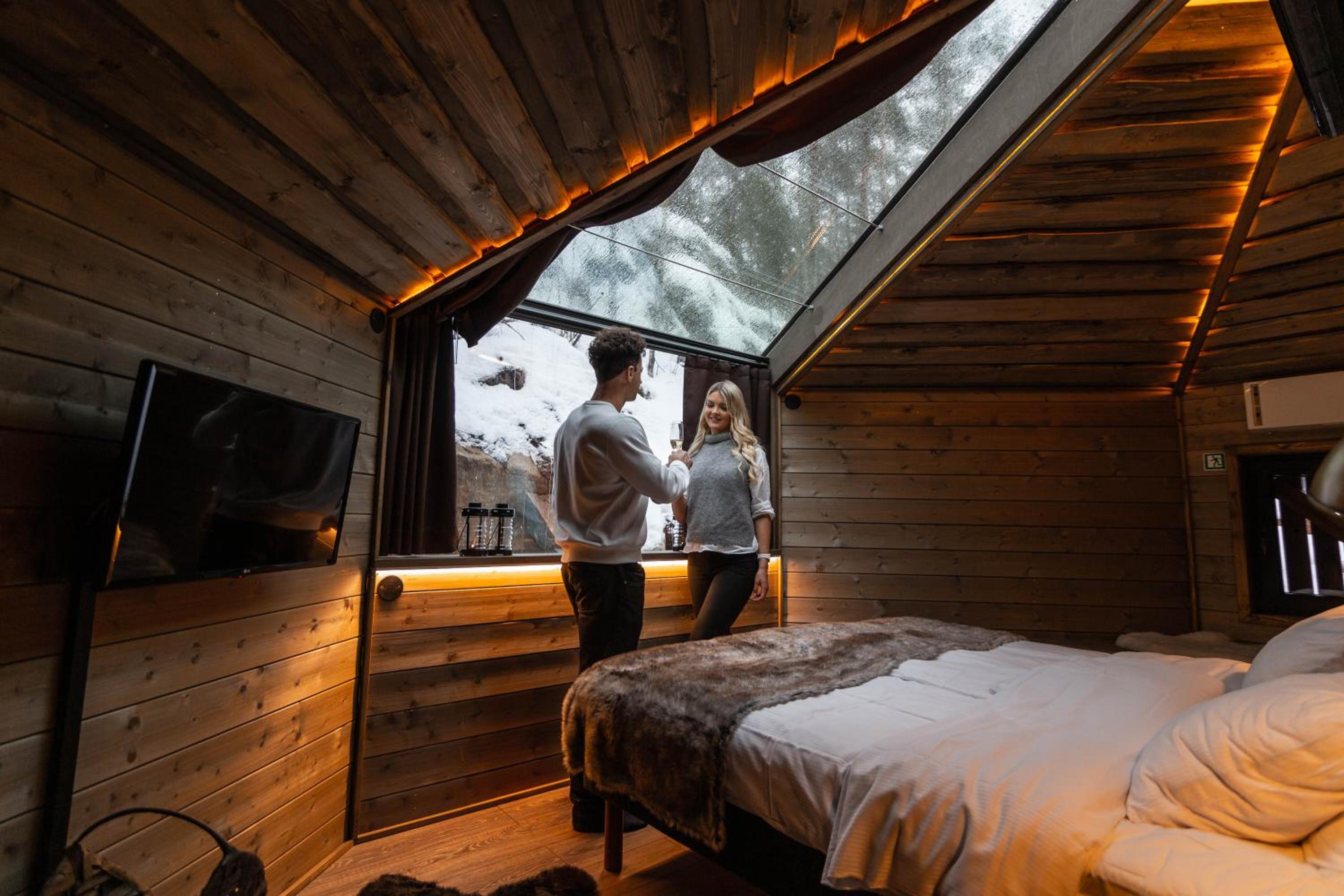 Suite with Spa Access - Photo 9
