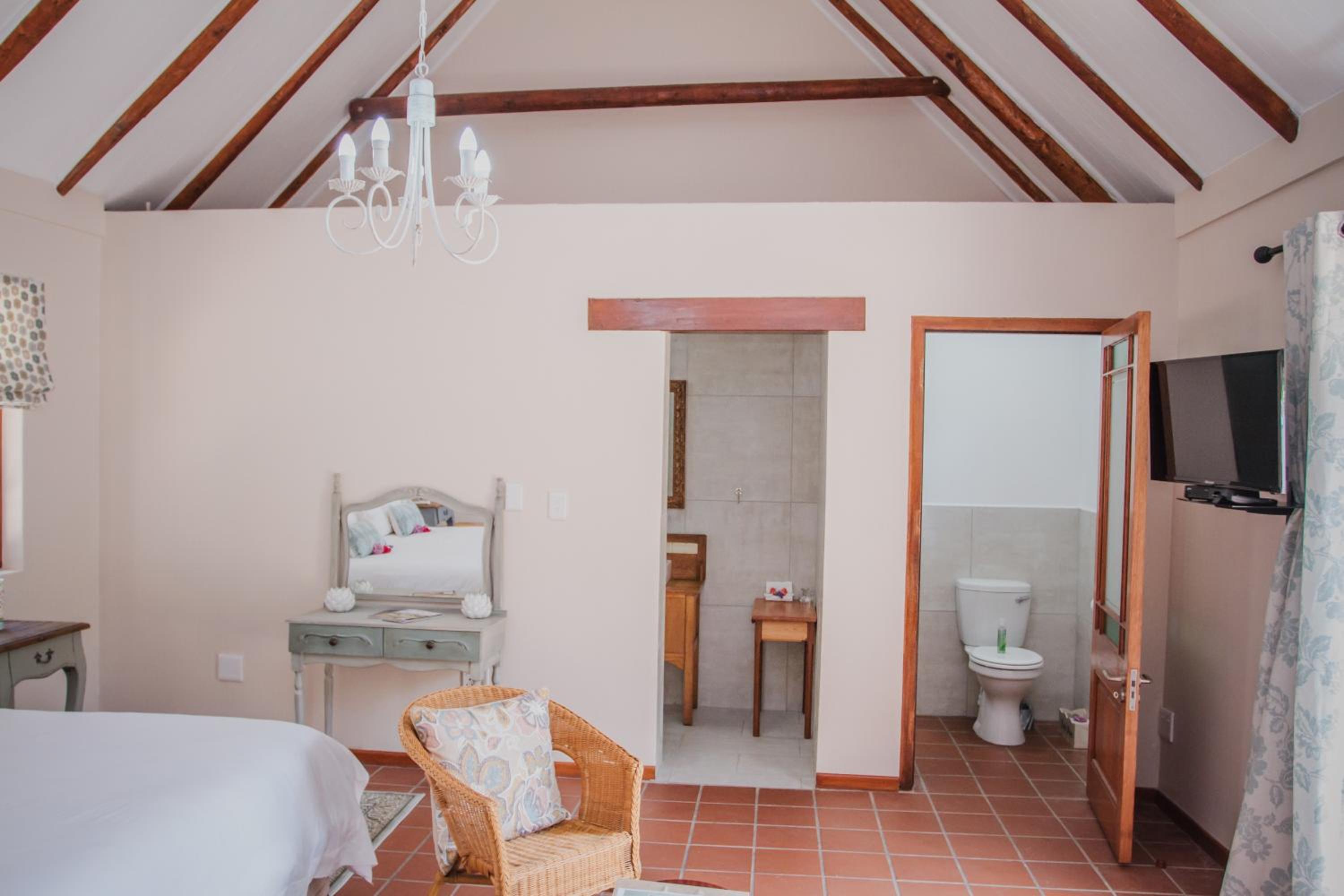 Double or Twin Room - Photo 6