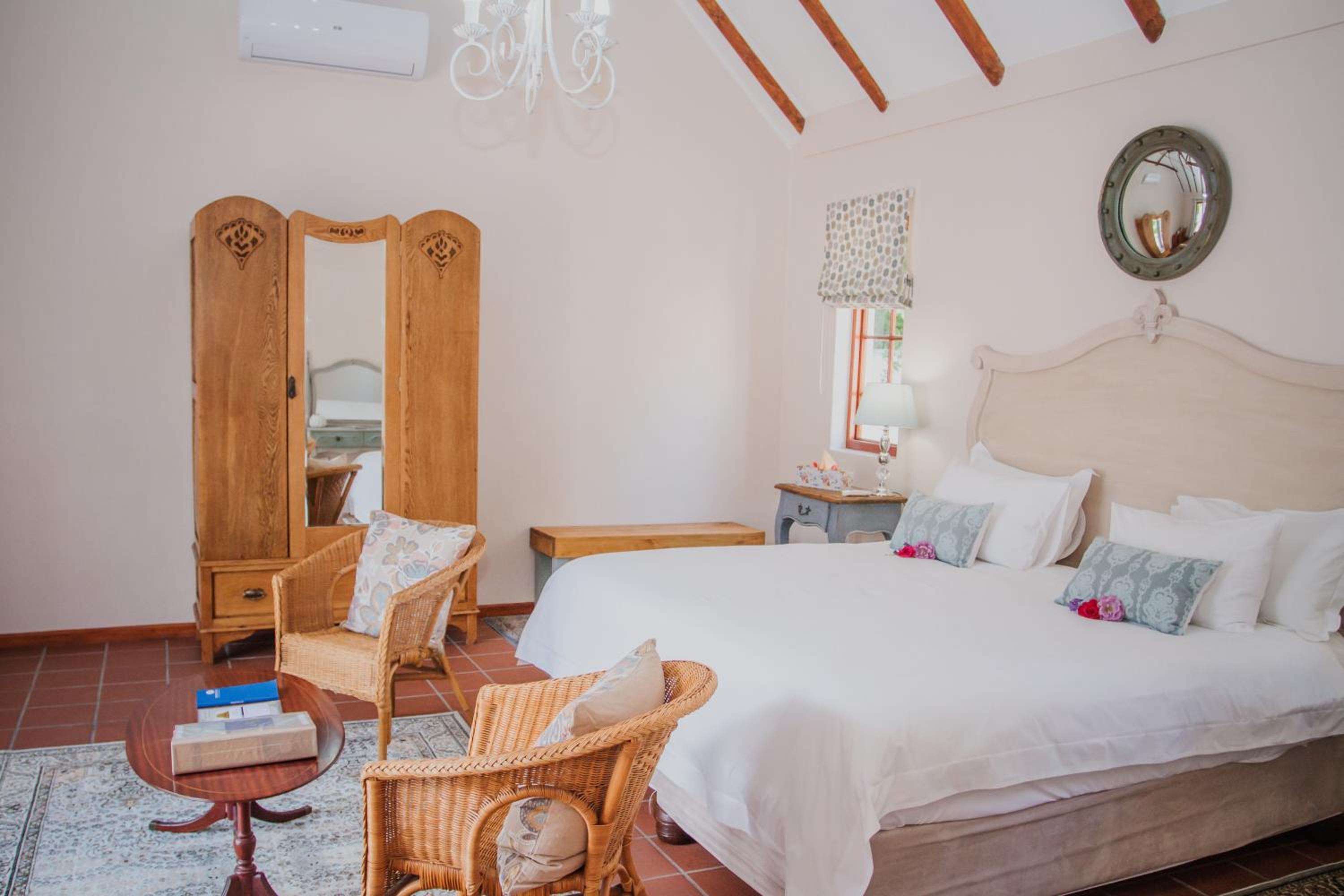 Double or Twin Room - Photo 5