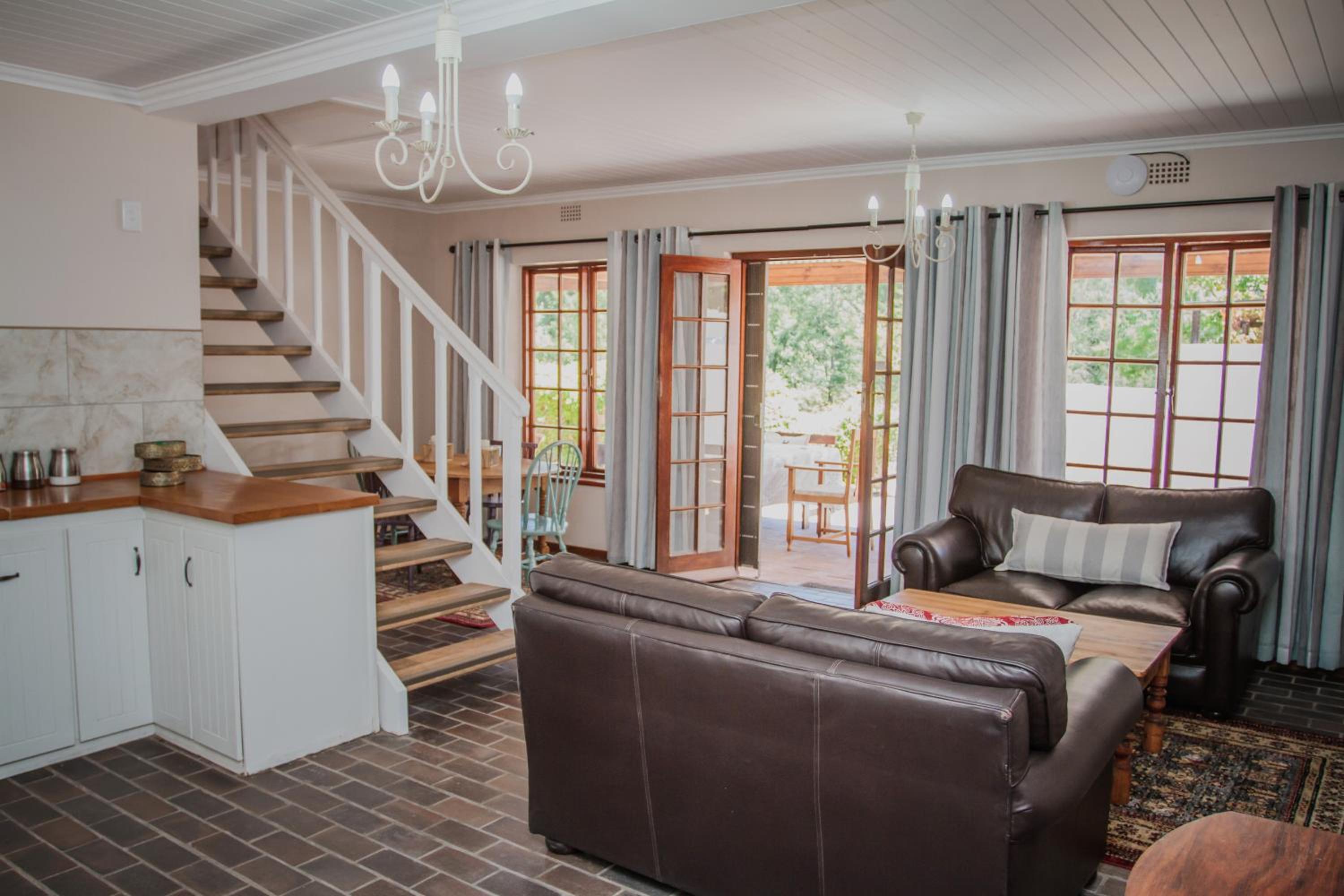 Family Room with Mountain View - Photo 1