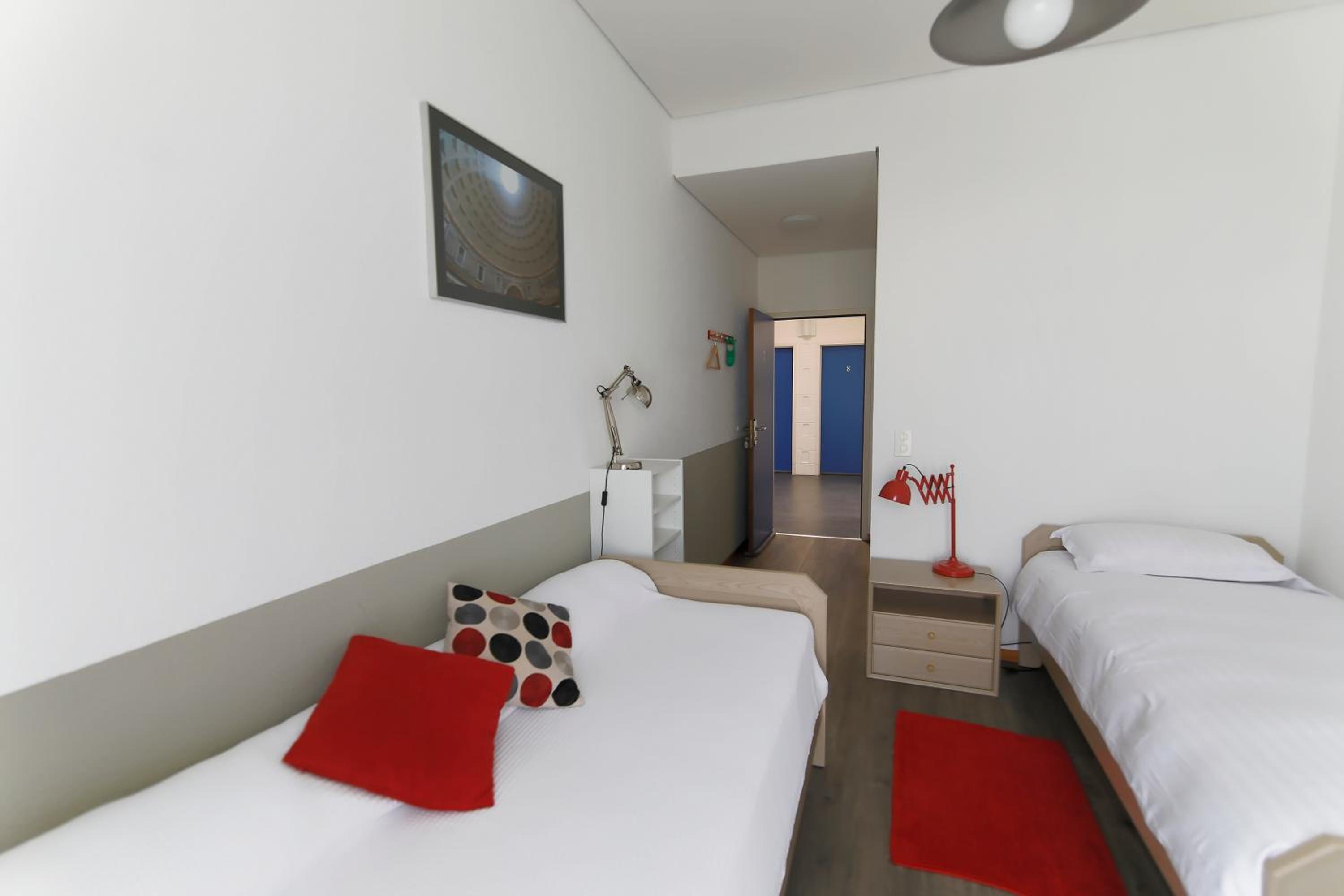 Twin Room - Photo 7