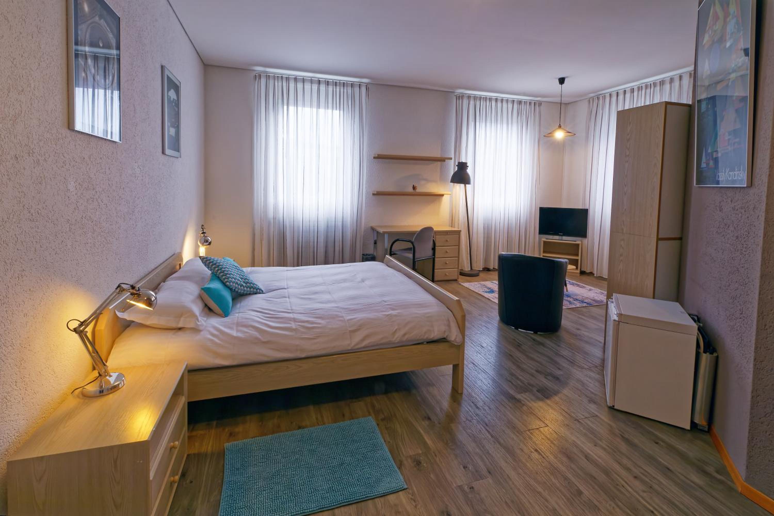 Deluxe Room - Photo 8