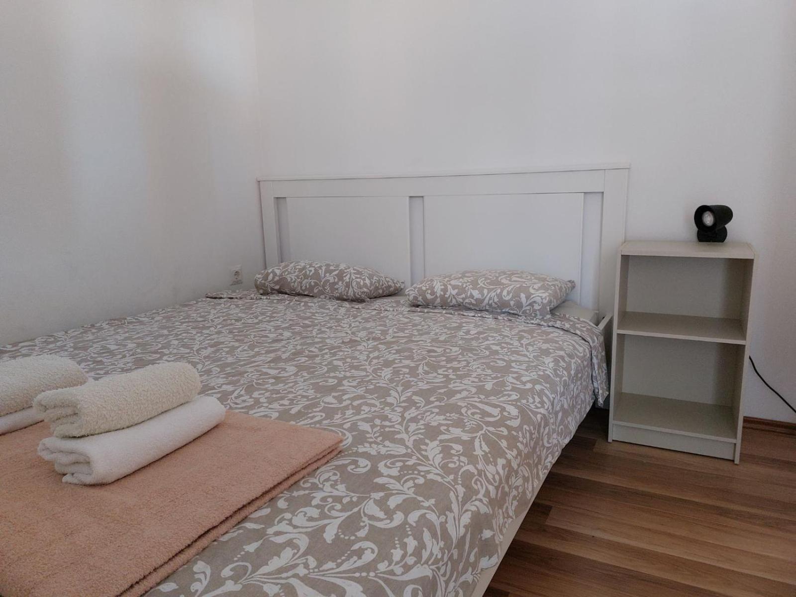 One-Bedroom Apartment - Photo 5