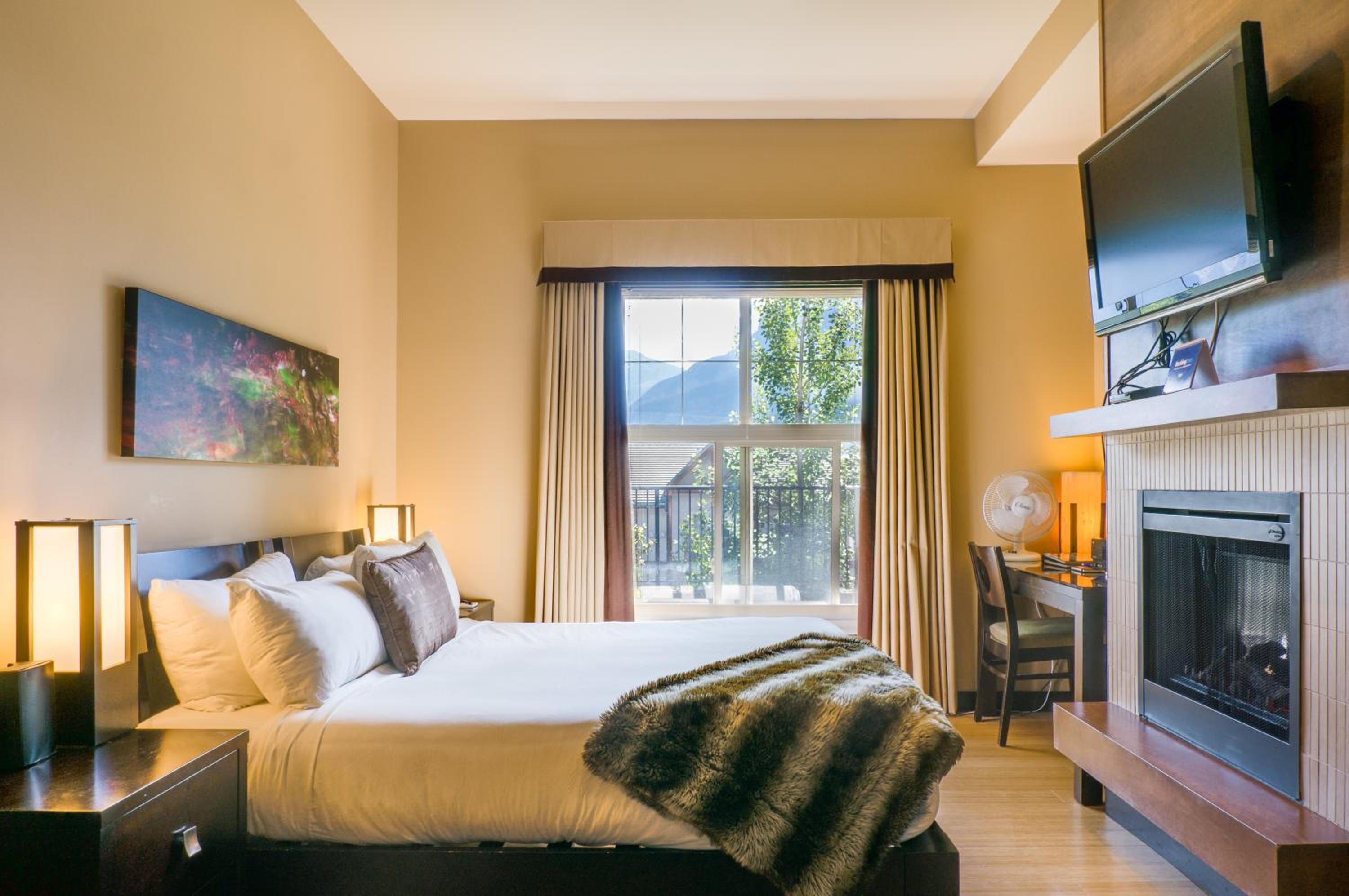 Deluxe King Room photo 3